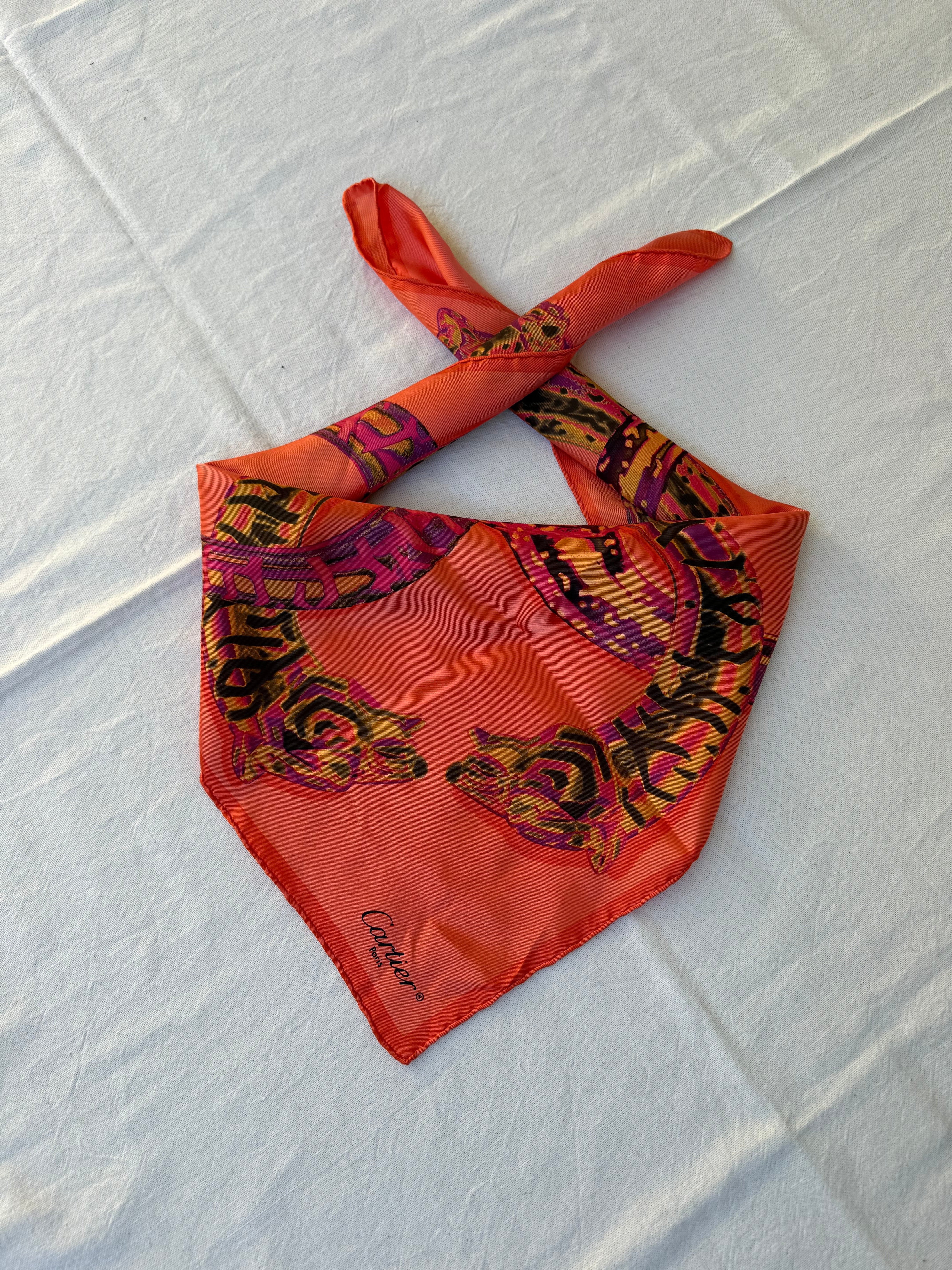 Foulard Cartier – Modèle Panthères Entrelacées - Image 2