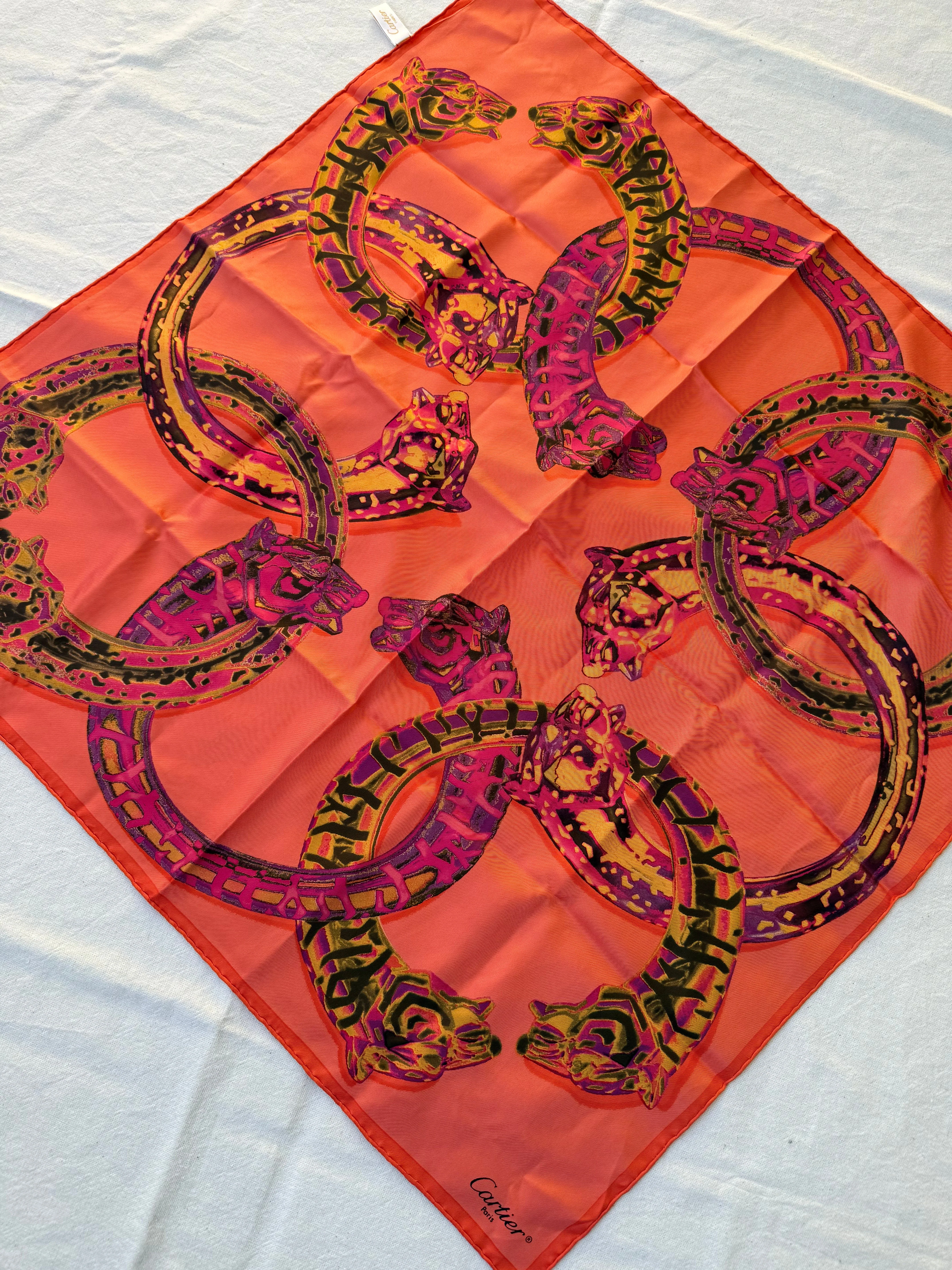 Foulard Cartier – Modèle Panthères Entrelacées - Image 3