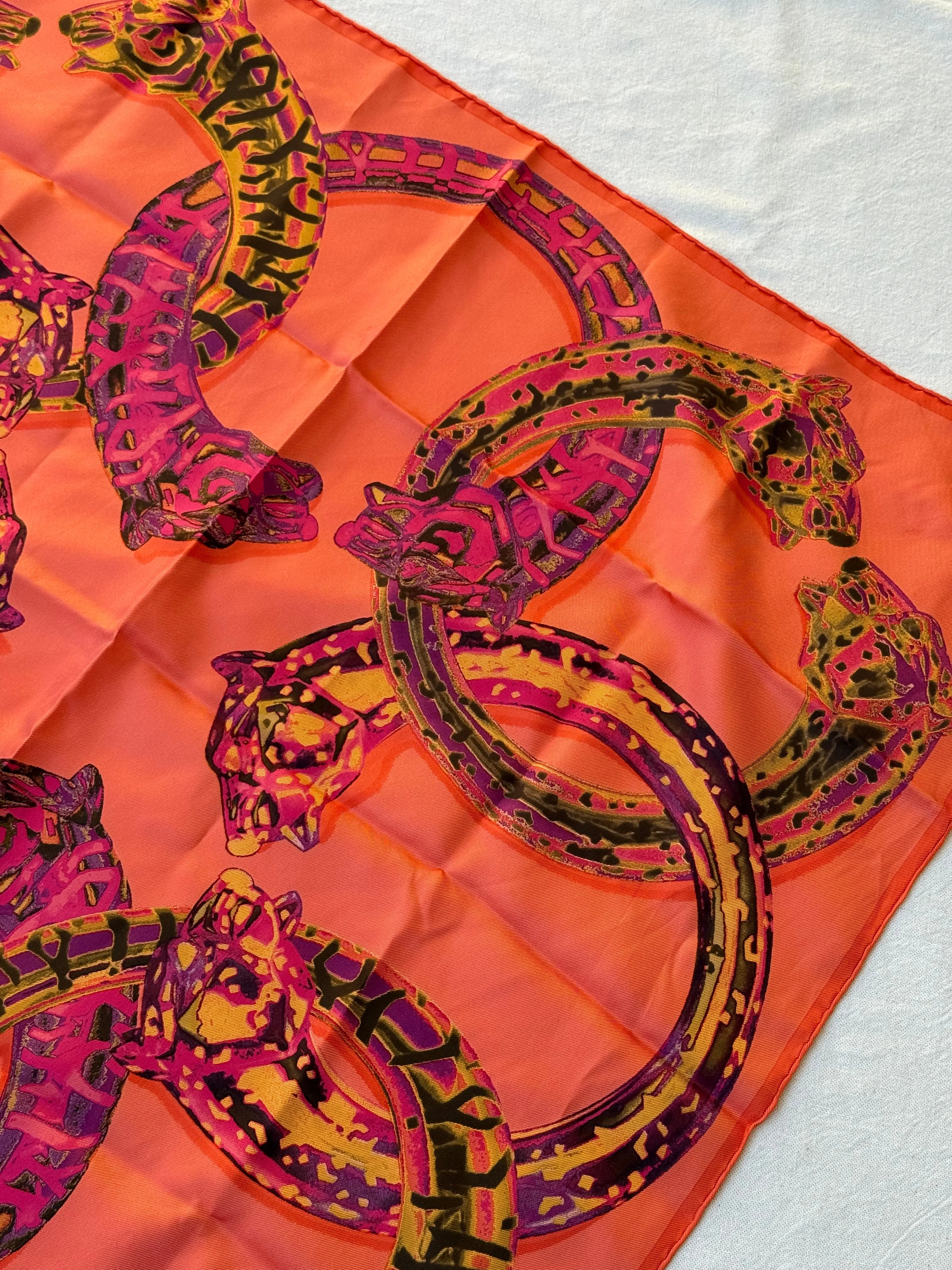 Foulard Cartier – Modèle Panthères Entrelacées - Image 6