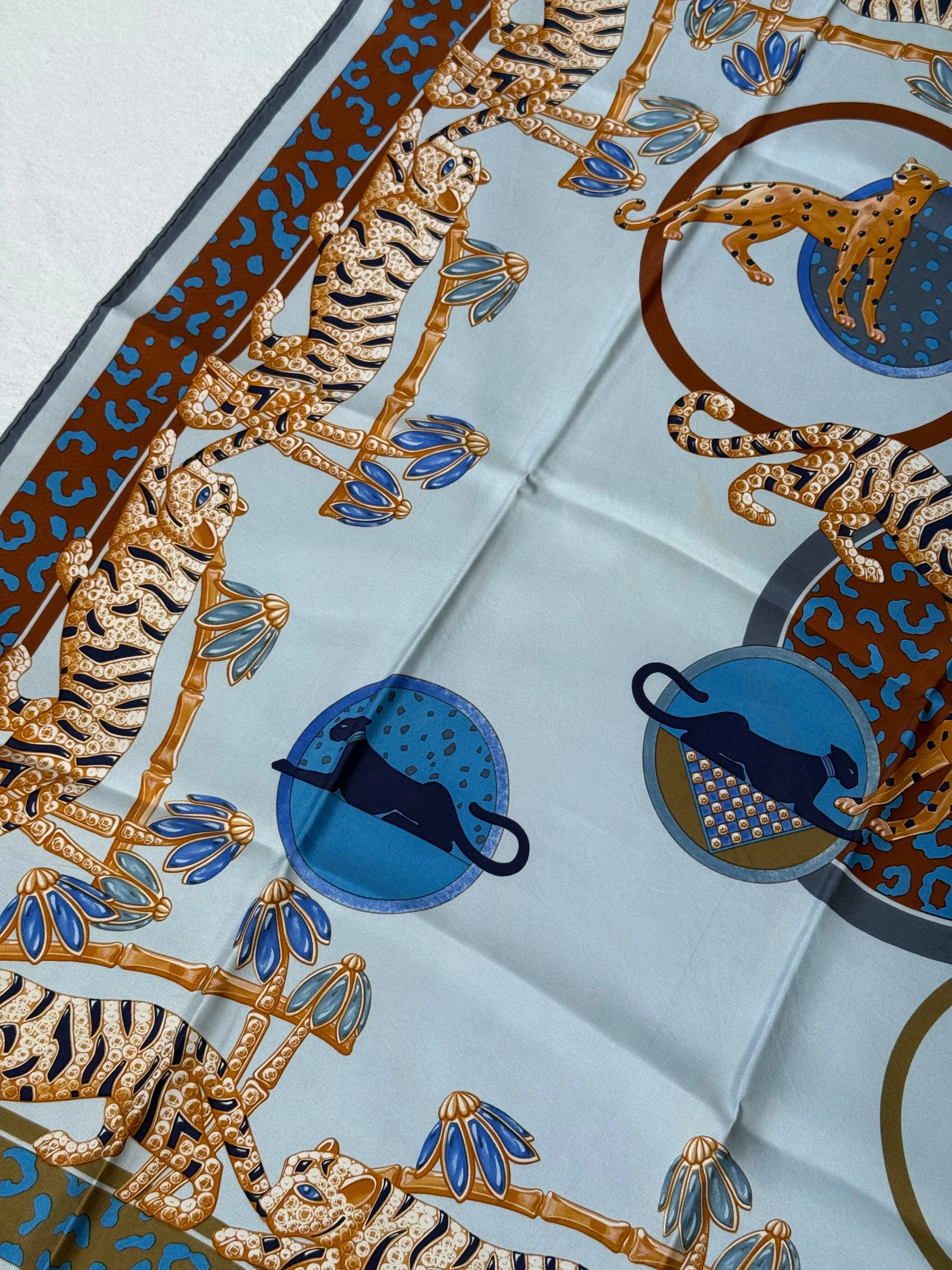 Foulard Cartier – Motif Animalier Et Panthère - Image 5