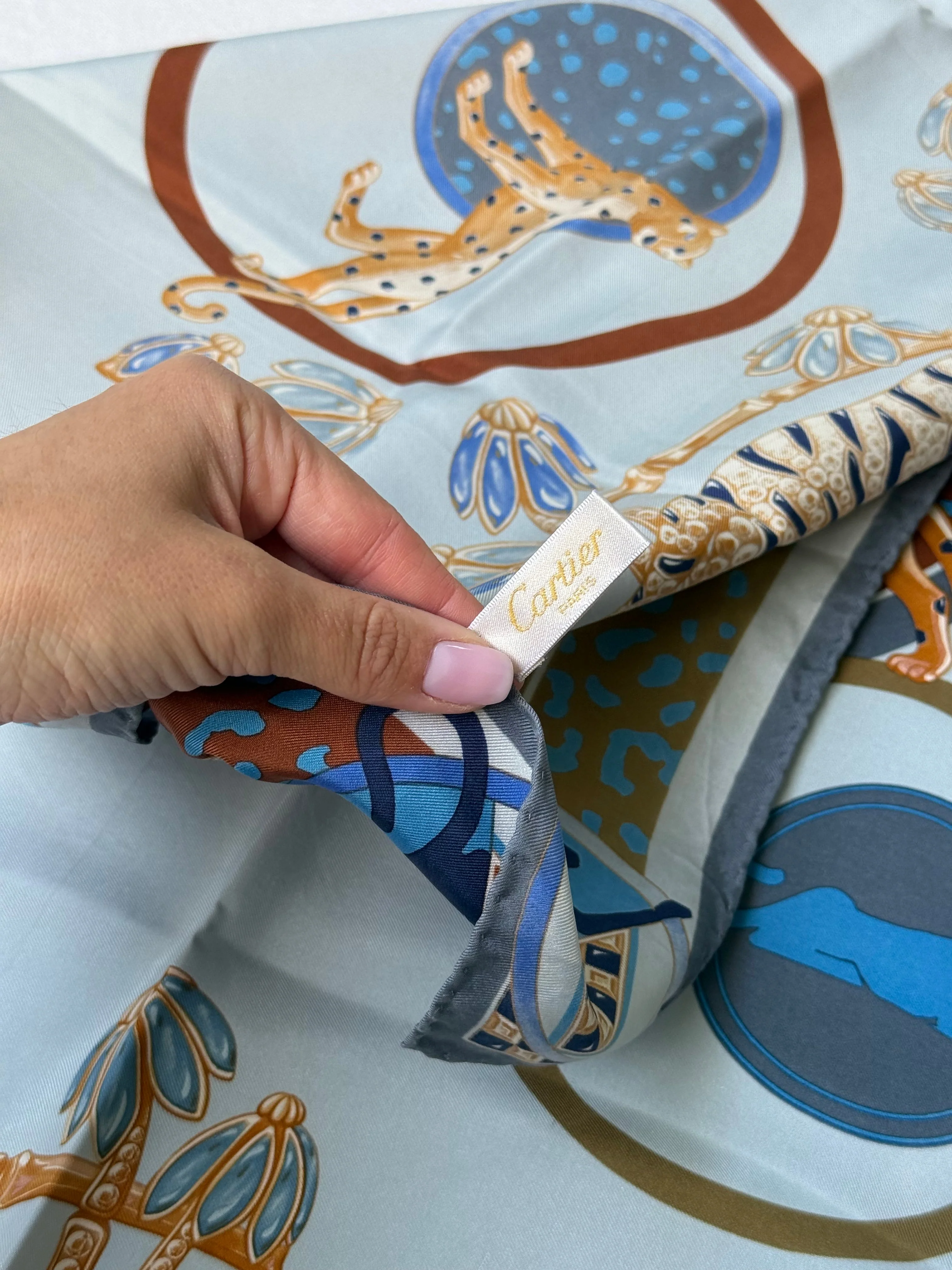 Foulard Cartier – Motif Animalier Et Panthère - Image 9