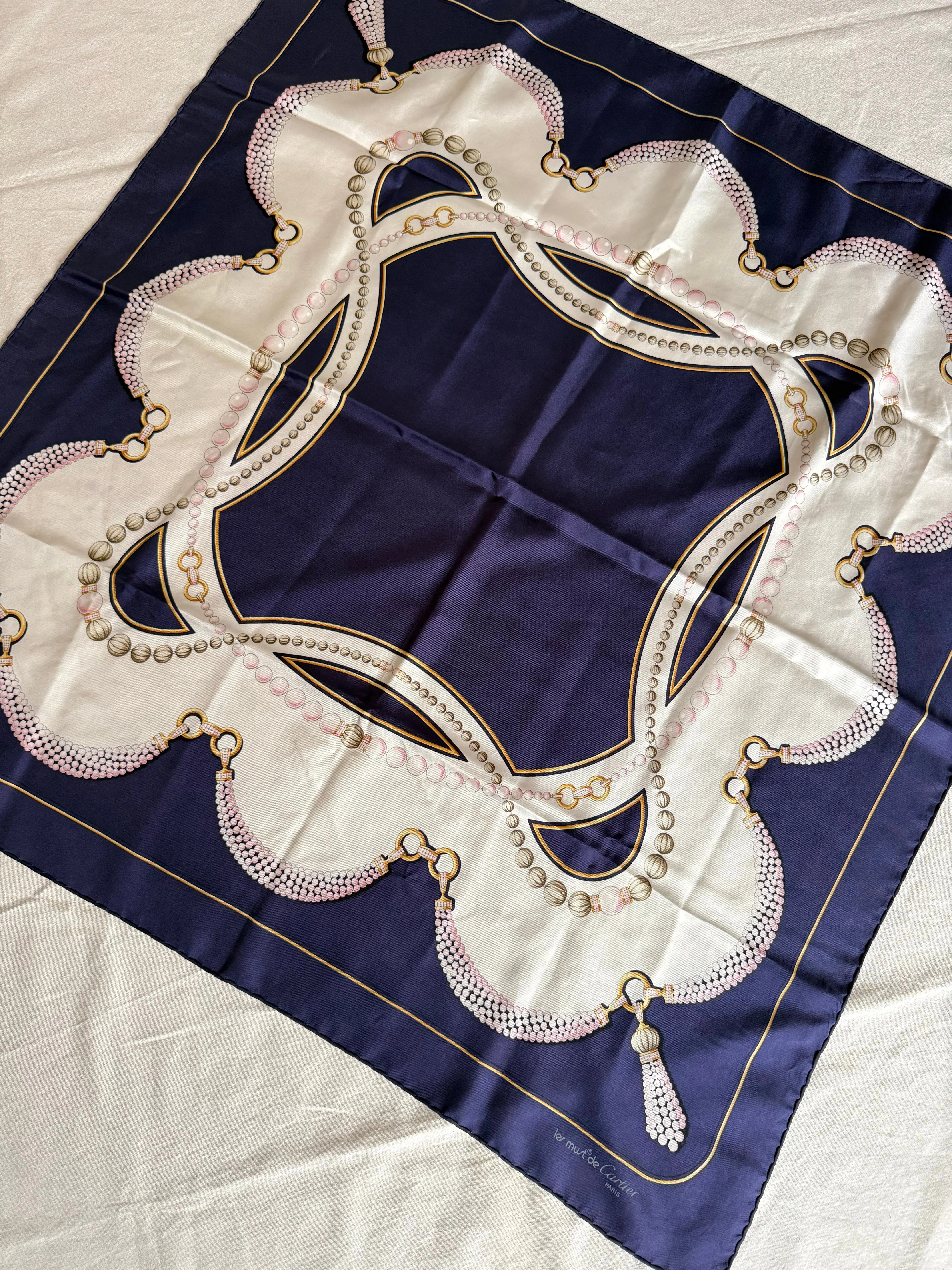 Foulard Cartier – Motifs Perles Et Pampilles - Image 3