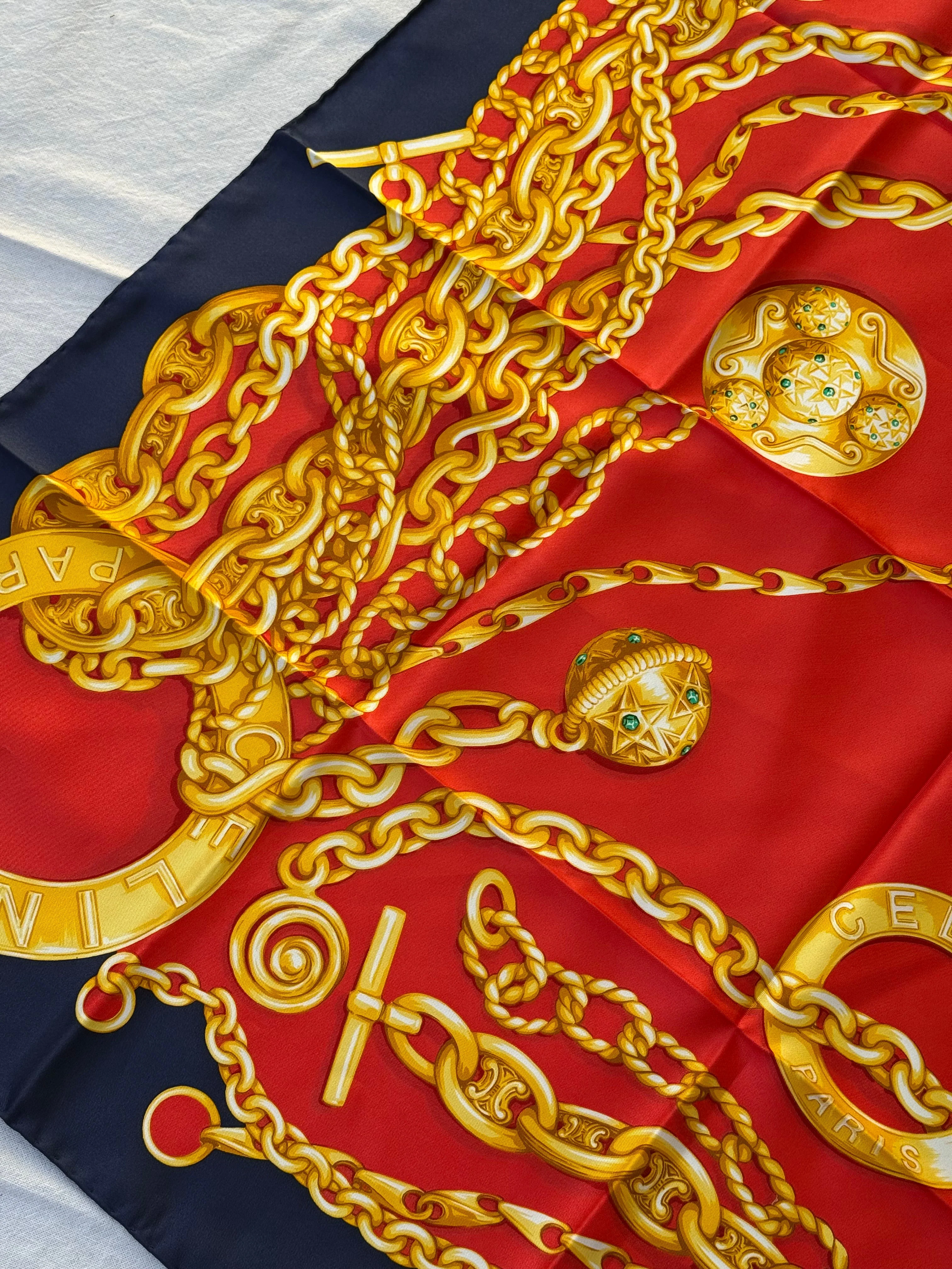 Foulard Céline – Chaînes Et Médaillons - Image 6