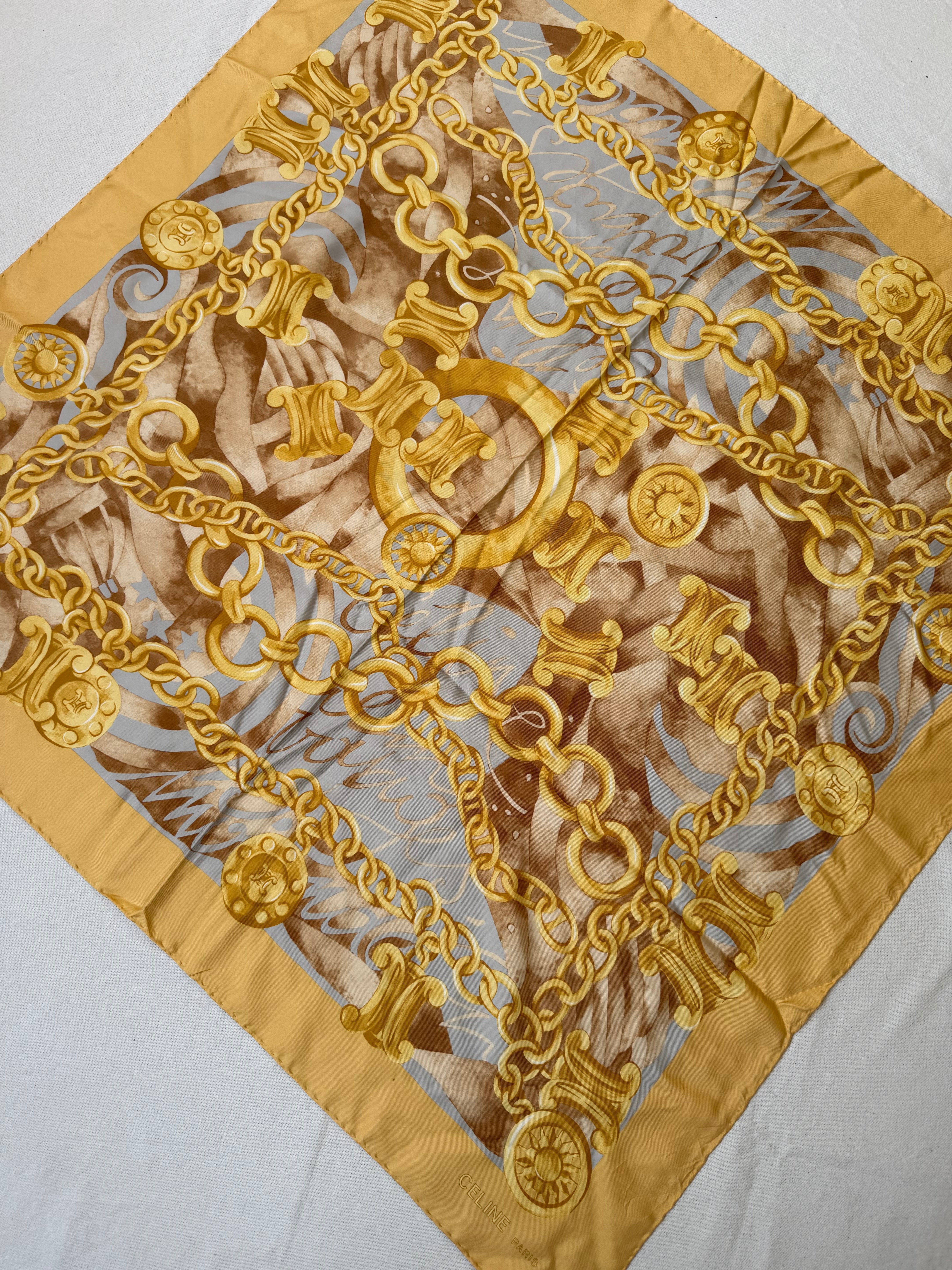 Foulard Céline – Chaînes Et Médaillons - Image 3