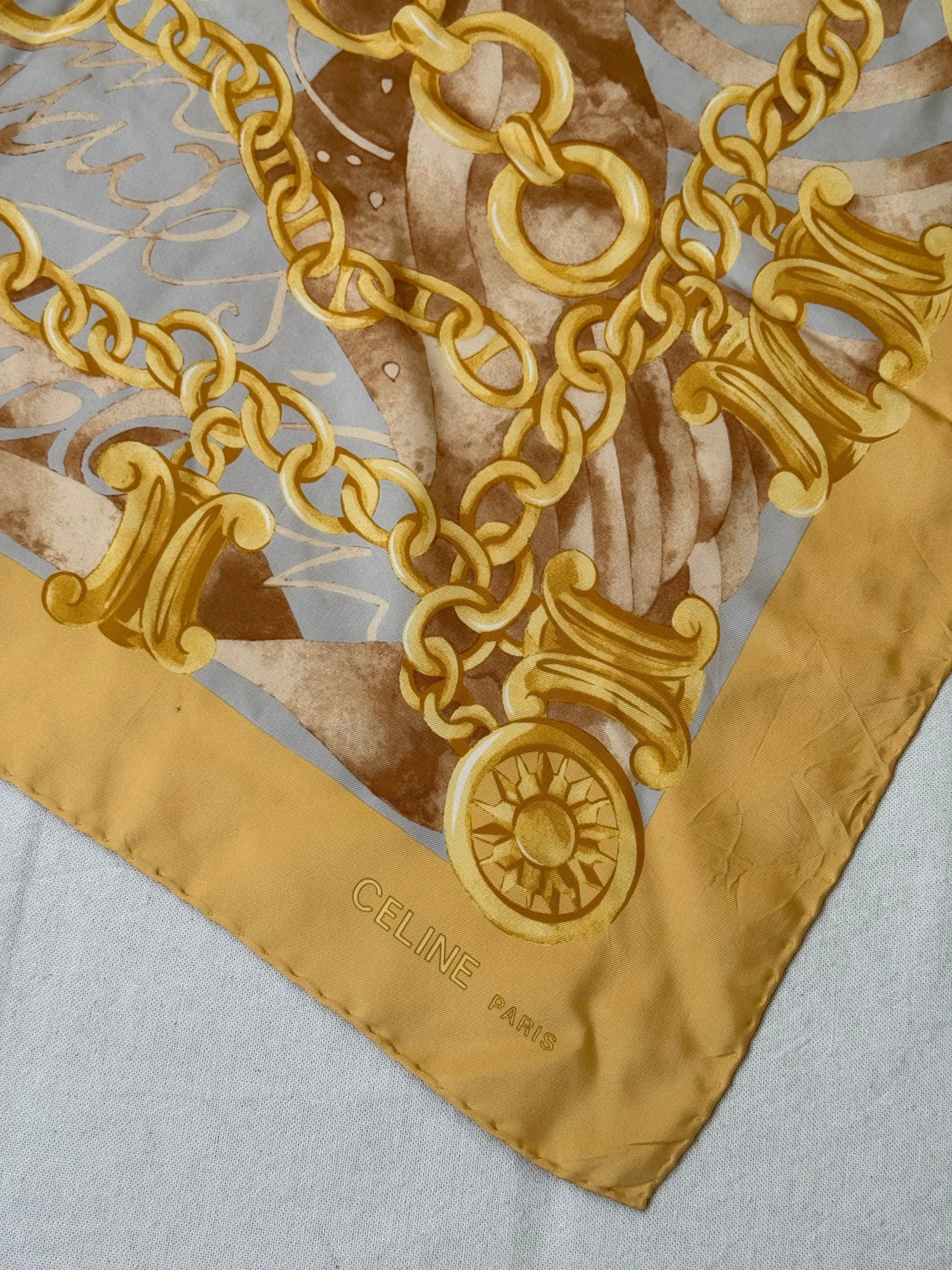 Foulard Céline – Chaînes Et Médaillons - Image 4