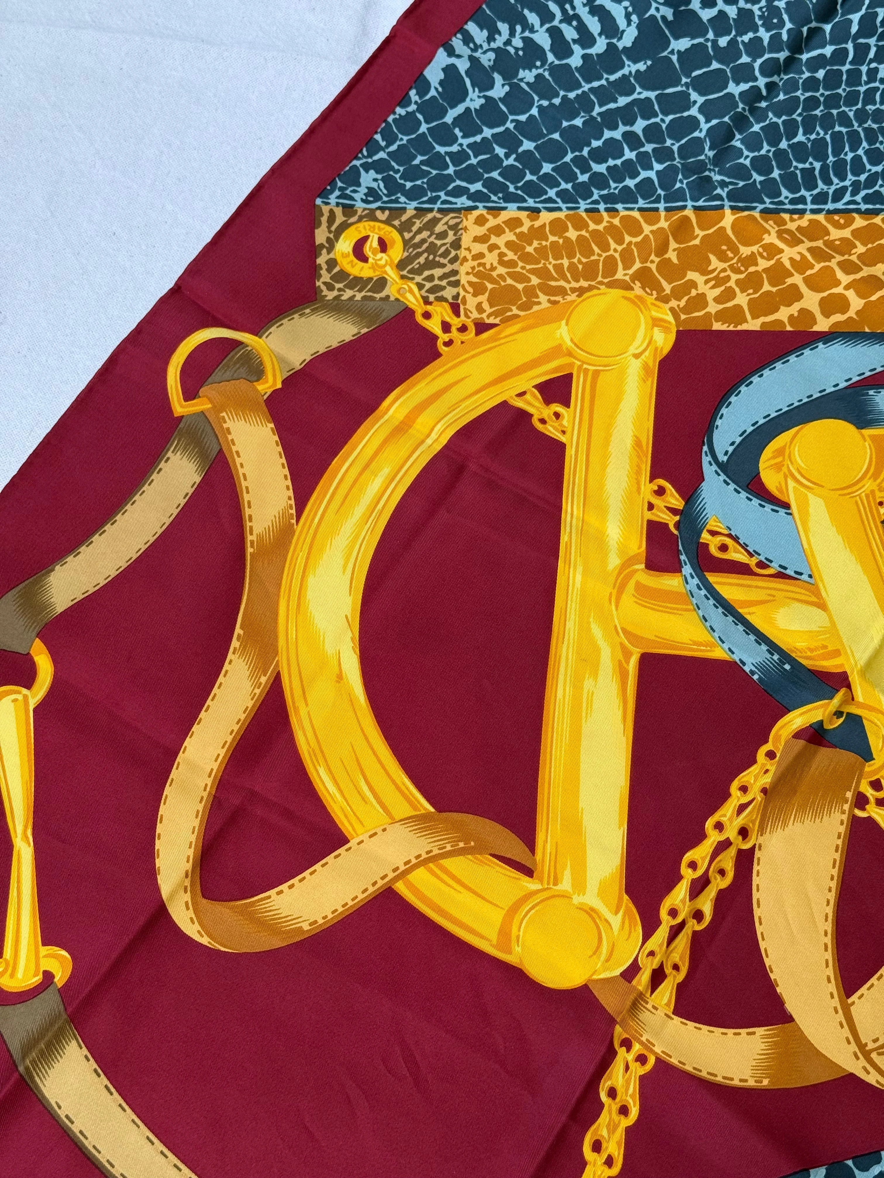 Foulard Céline – Modèle Étriers Et Serpent - Image 5