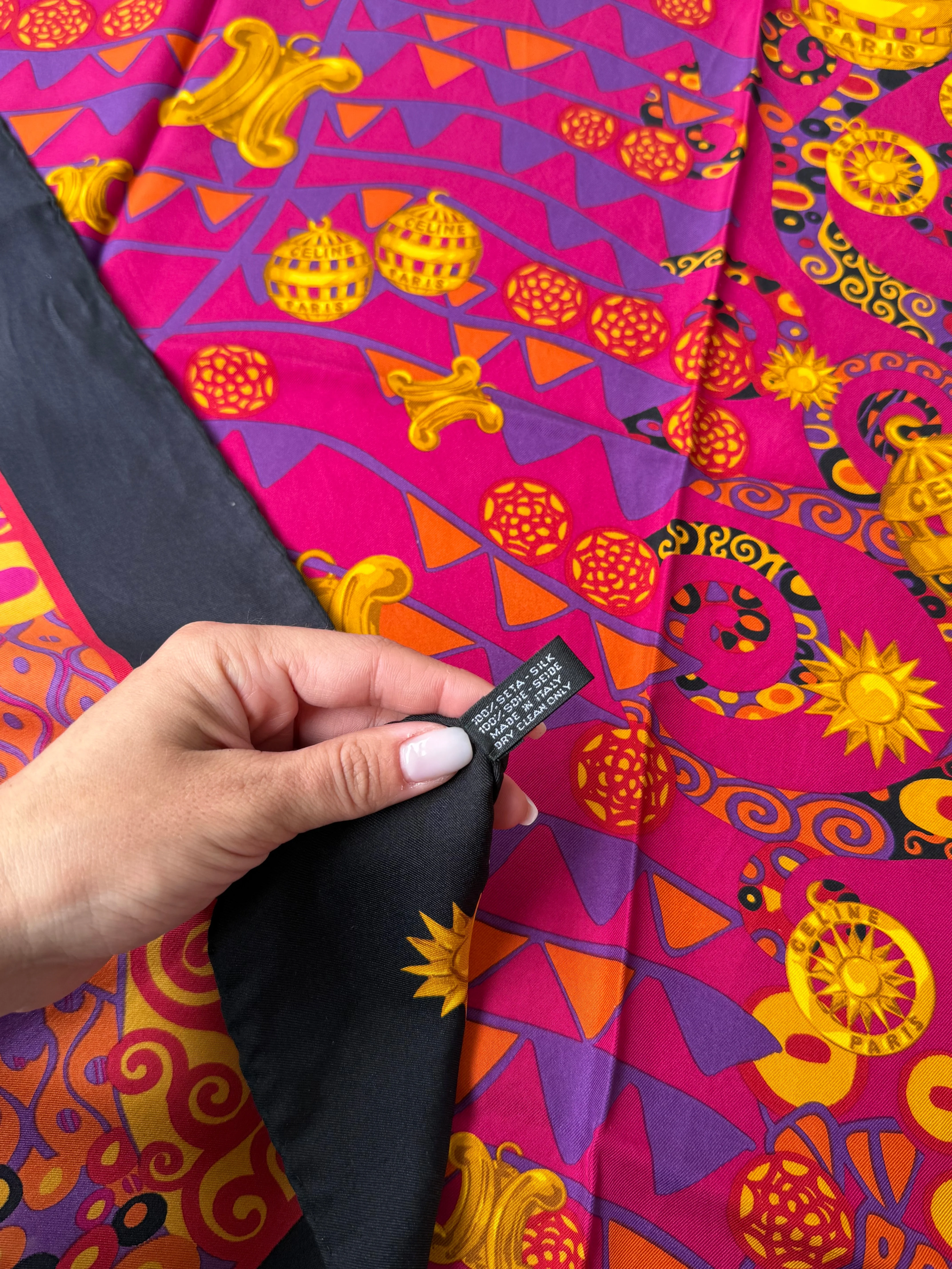 Céline - Foulard - Motifs Colorés Géométriques - Image 6
