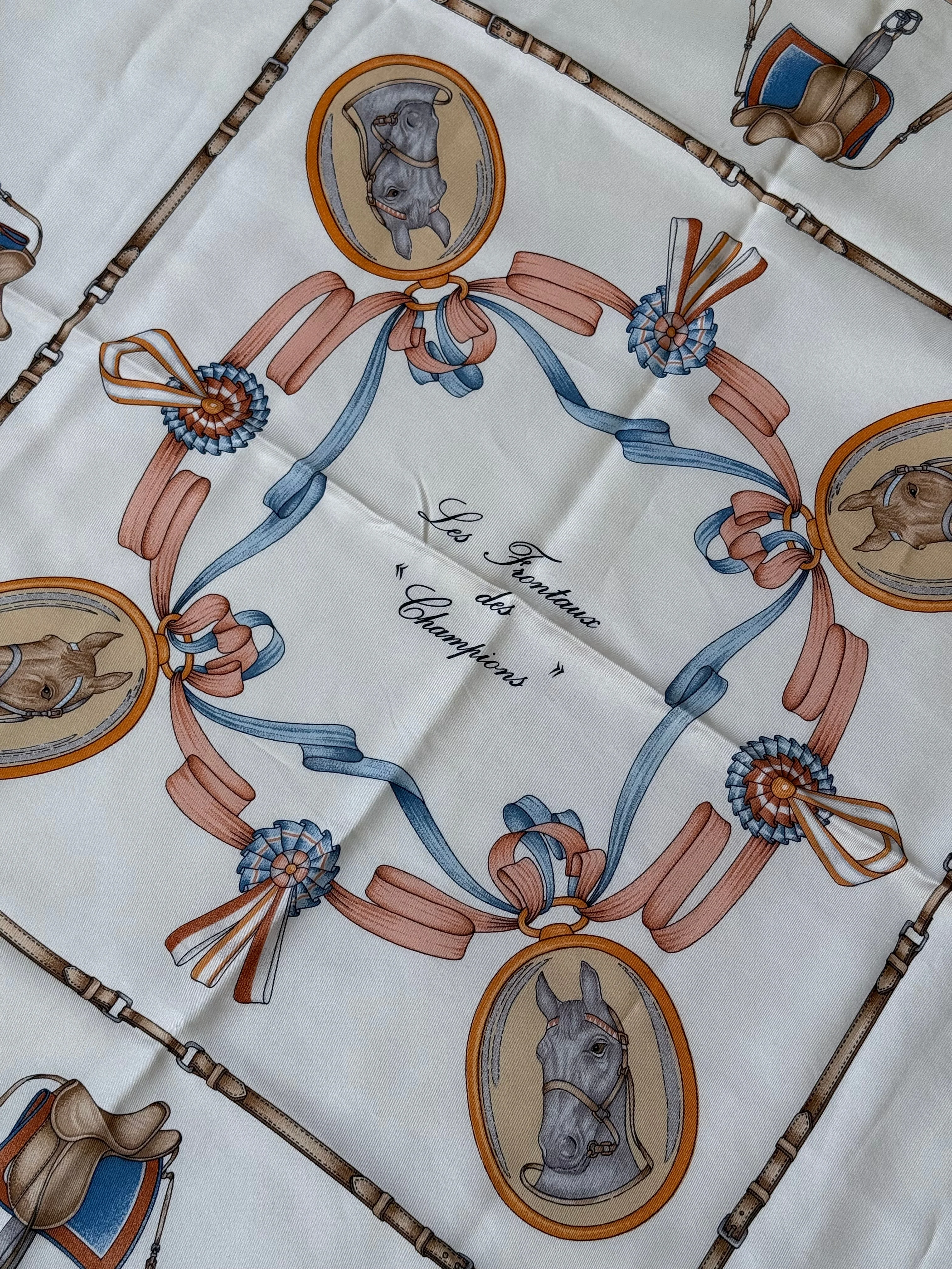Foulard Céline – Thème Équestre Et Rubans - Image 5