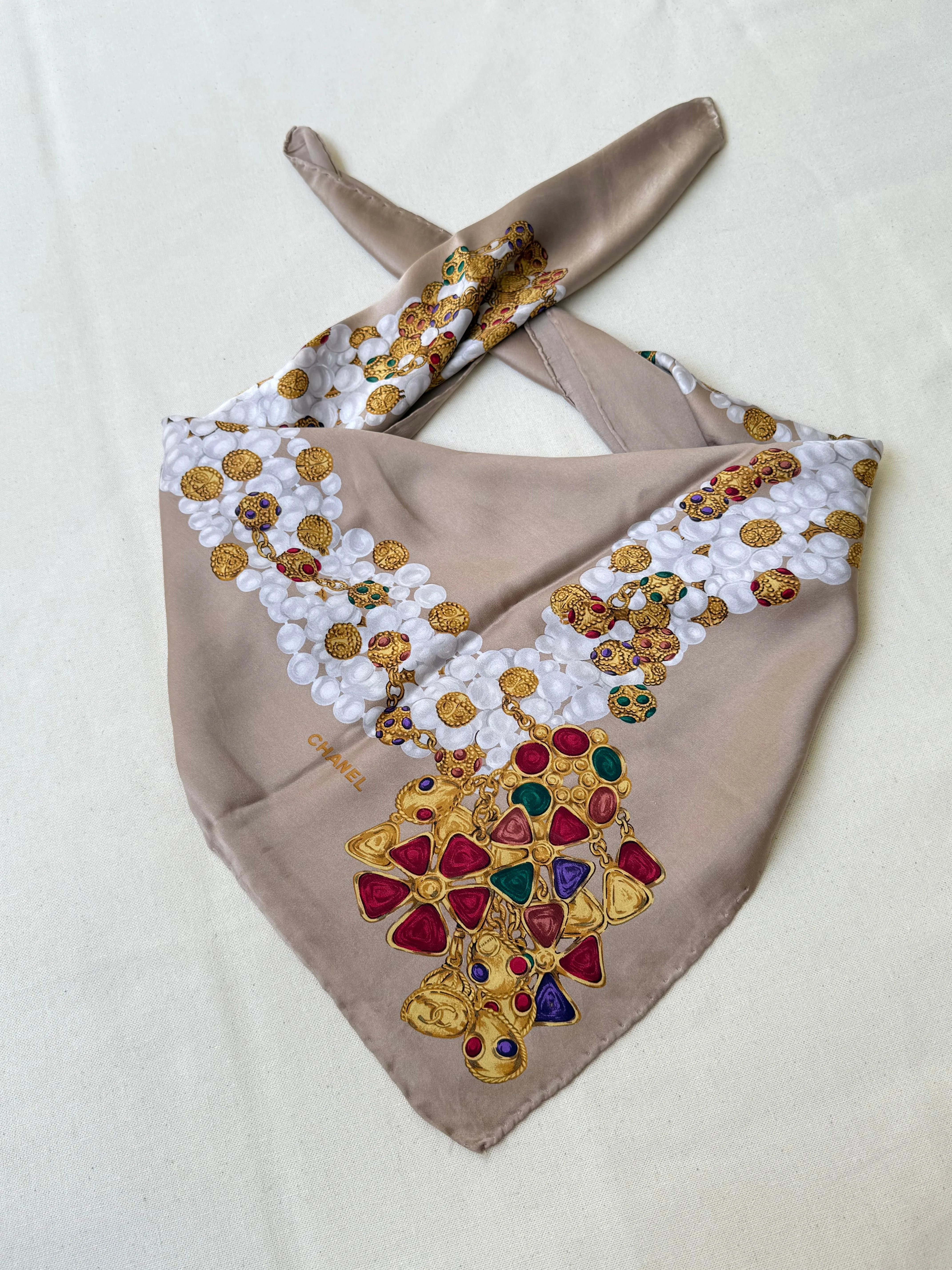 Chanel - Foulard - Modèle Beige Et Bijouteries - Image 2