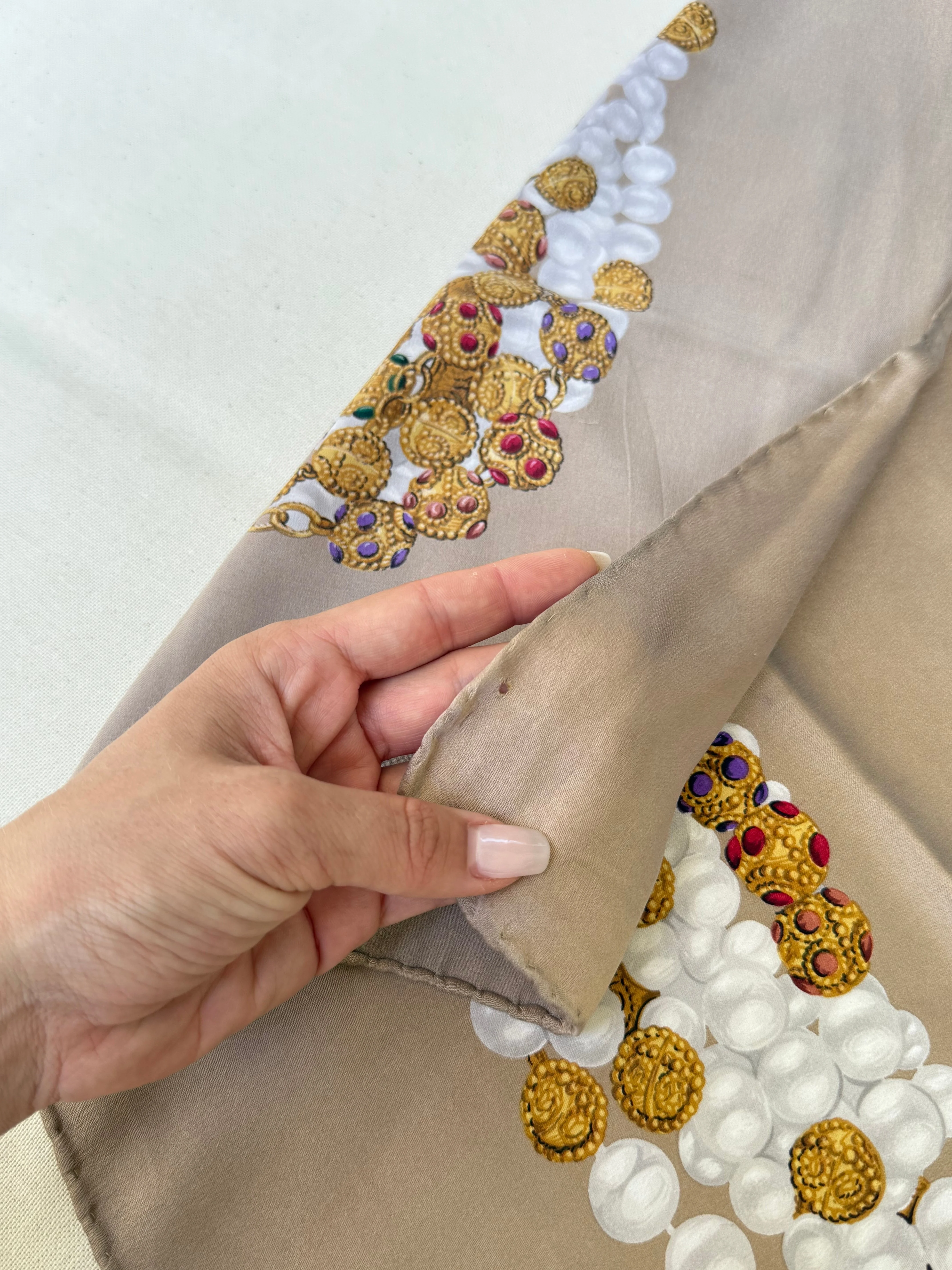 Chanel - Foulard - Modèle Beige Et Bijouteries - Image 6