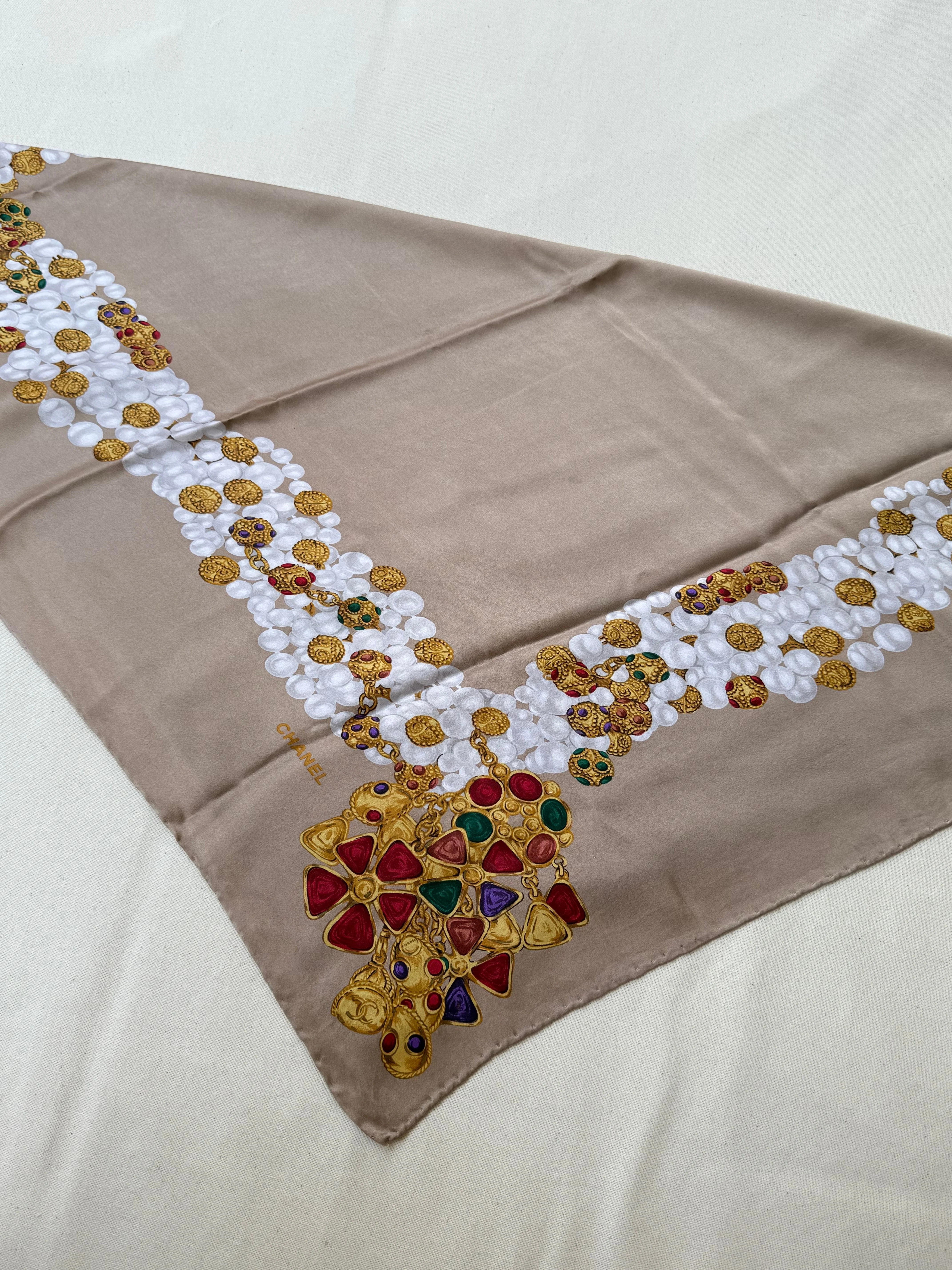 Chanel - Foulard - Modèle Beige Et Bijouteries - Image 7