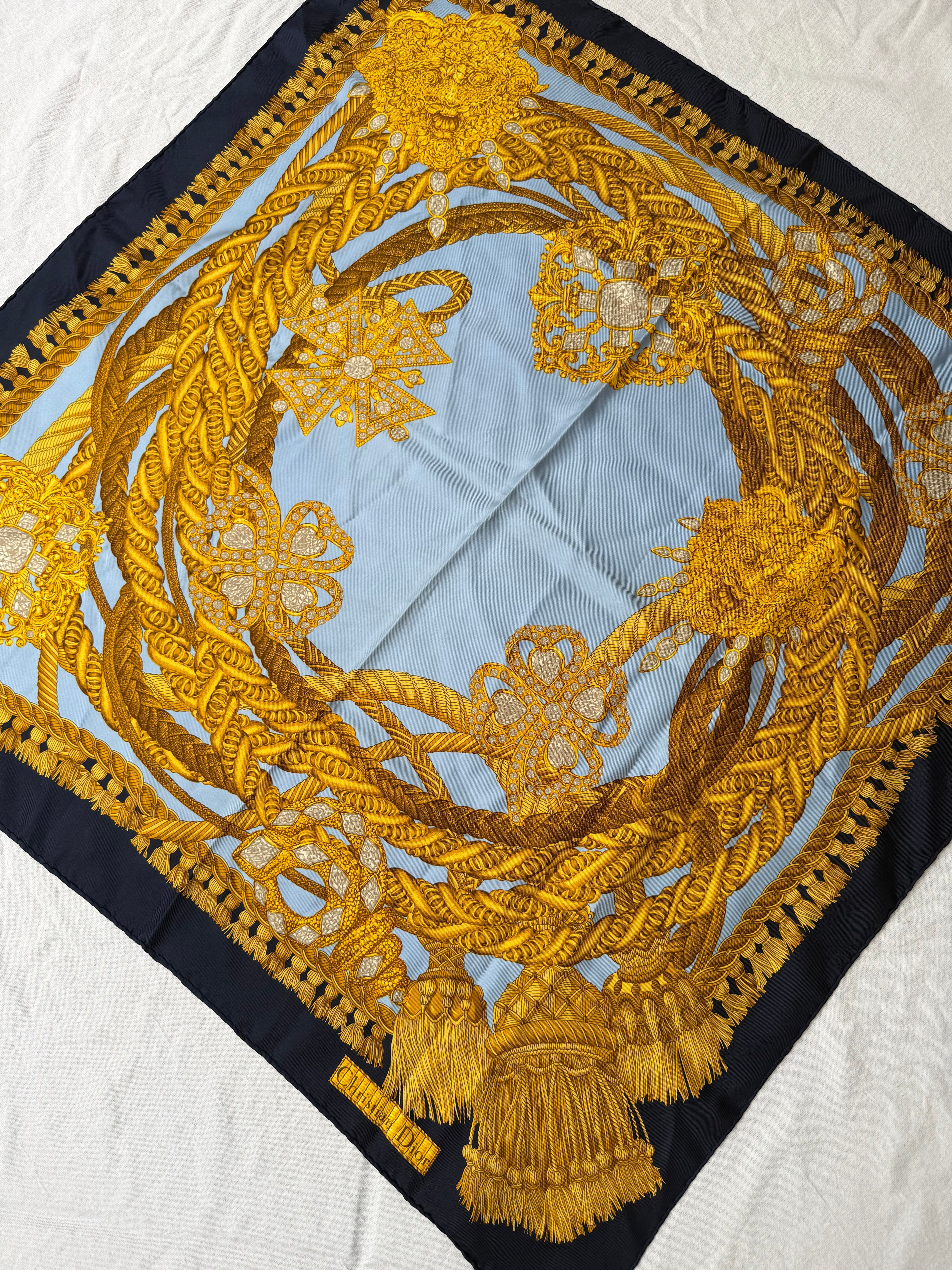 Foulard Christian Dior – Cordages Et Ornements Dorés - Image 3