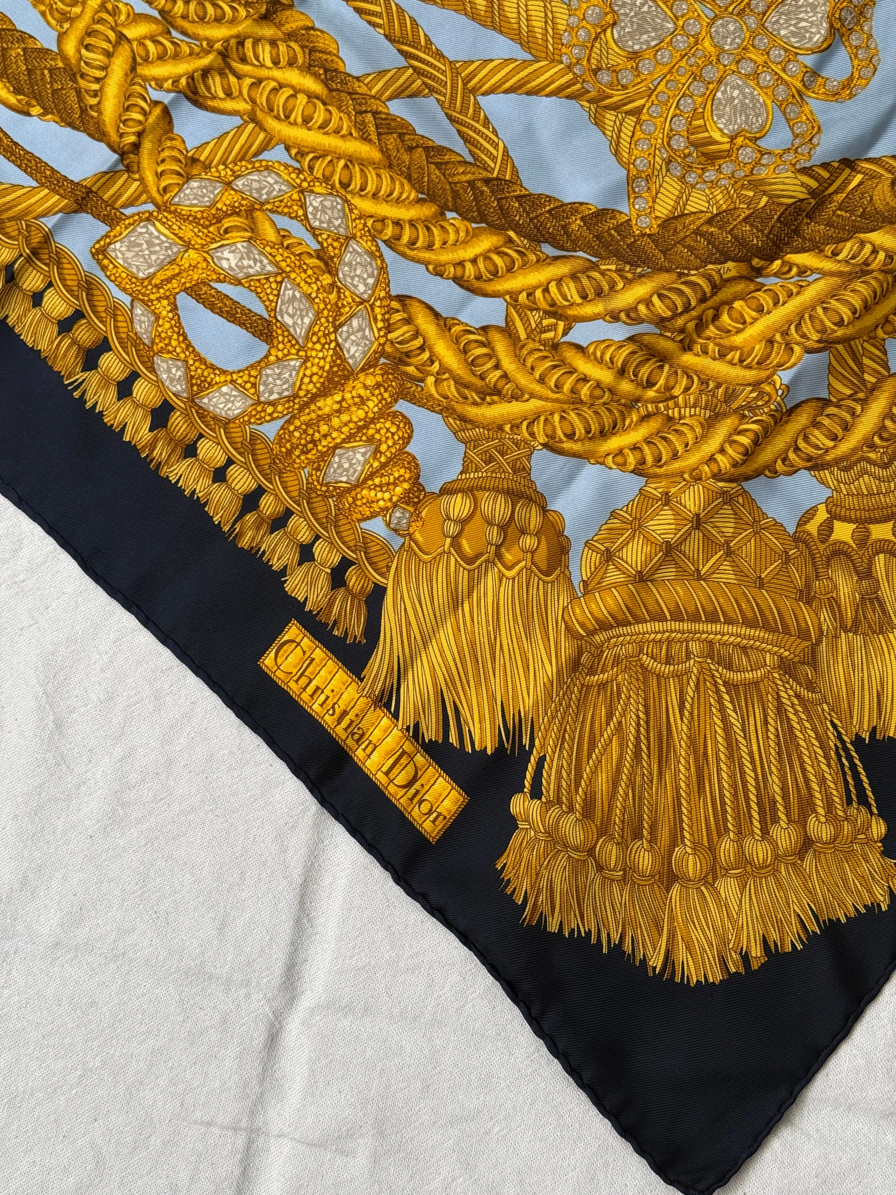 Foulard Christian Dior – Cordages Et Ornements Dorés - Image 4