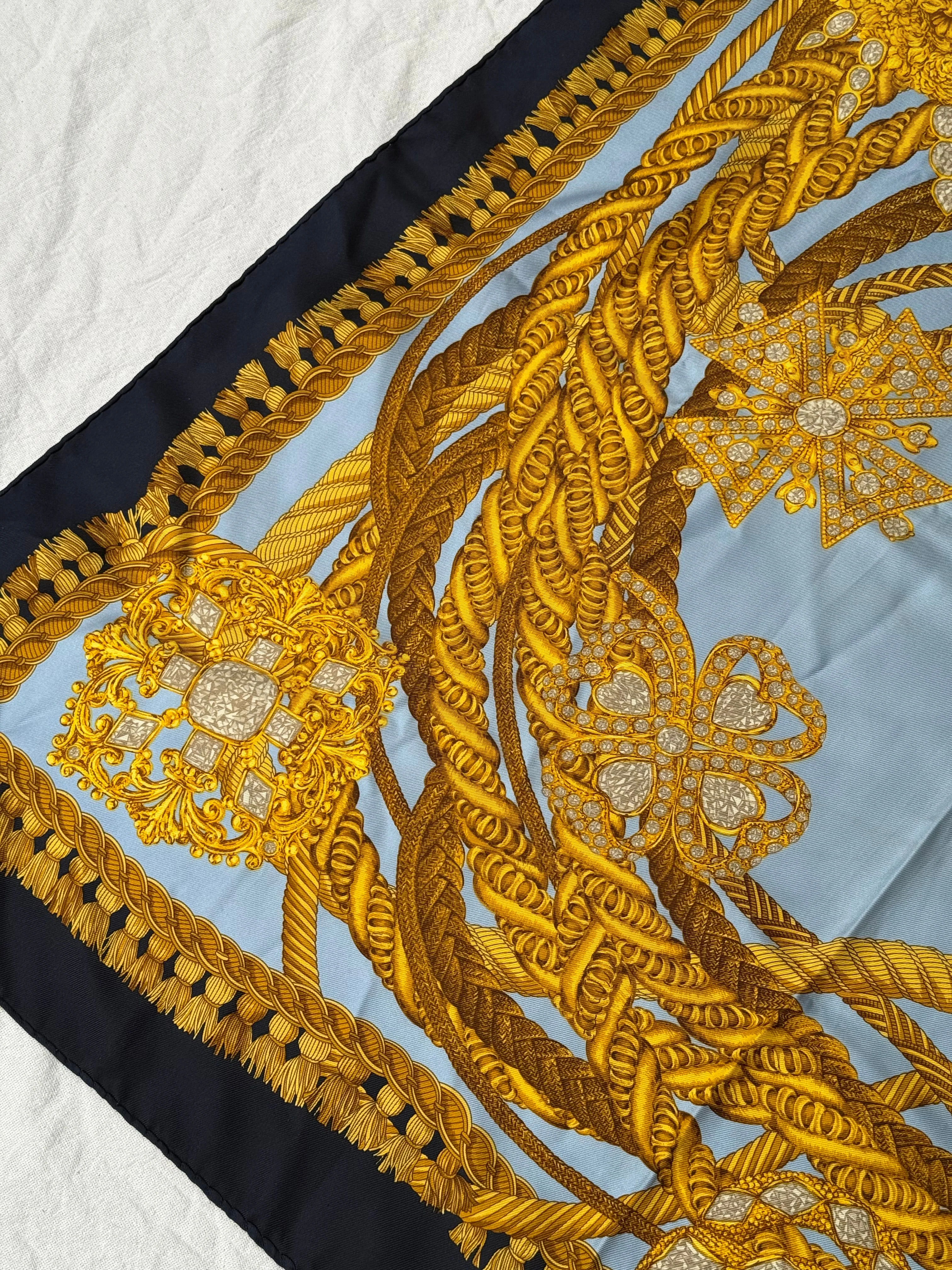 Foulard Christian Dior – Cordages Et Ornements Dorés - Image 5
