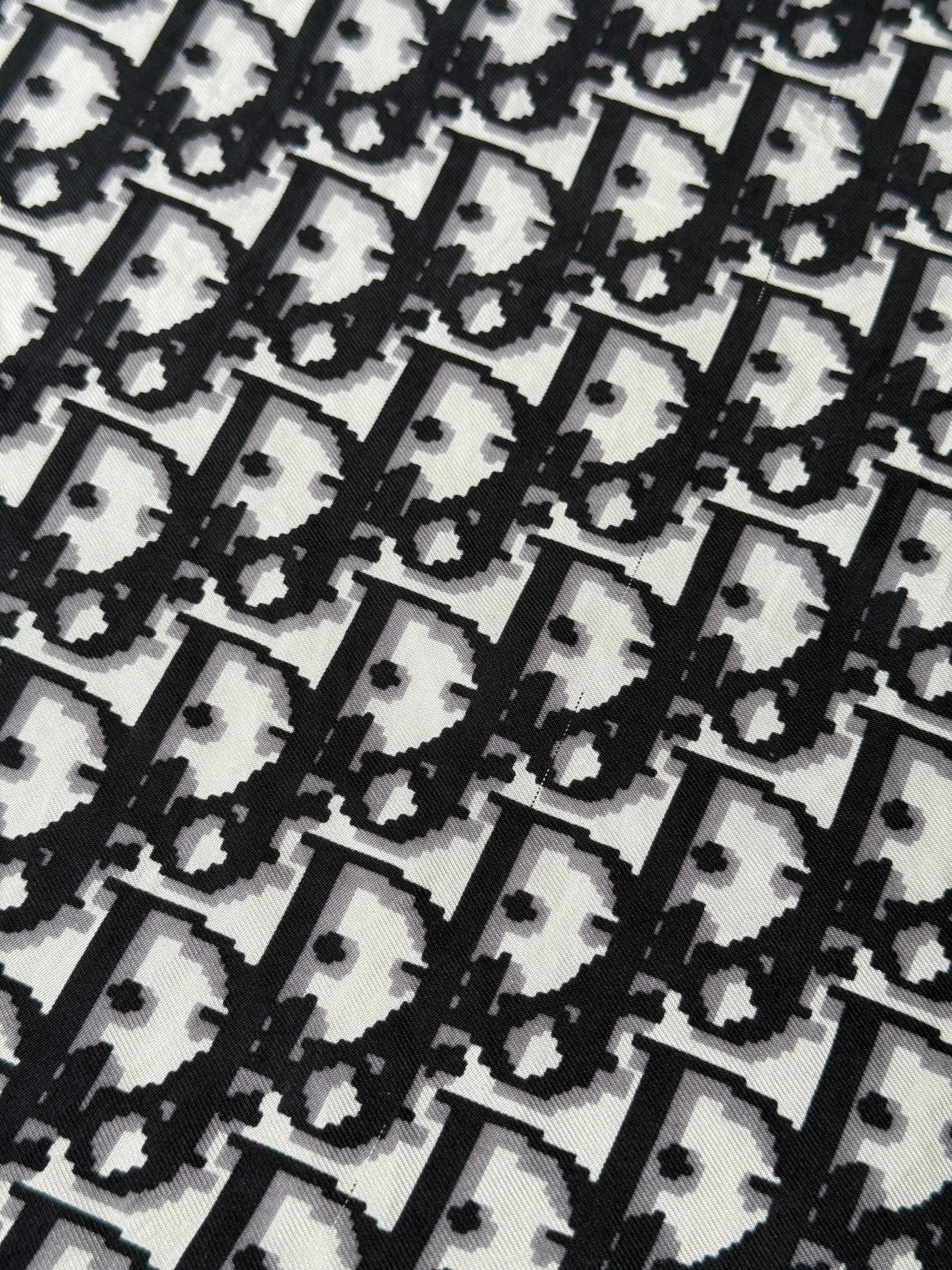Foulard Christian Dior – Modèle Monogramme Noir - Image 7