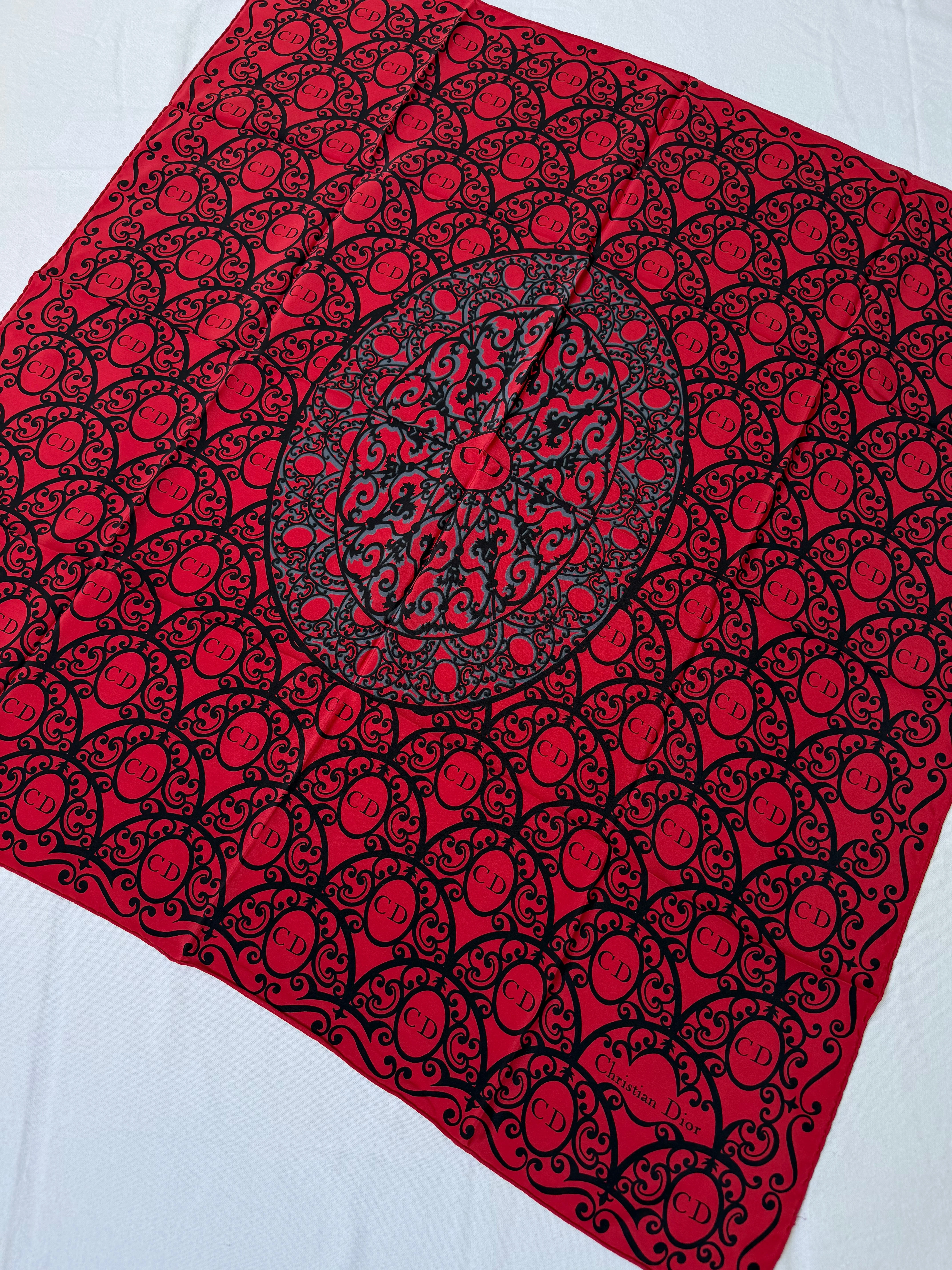 Foulard Christian Dior – Motif Cd Baroque - Image 3