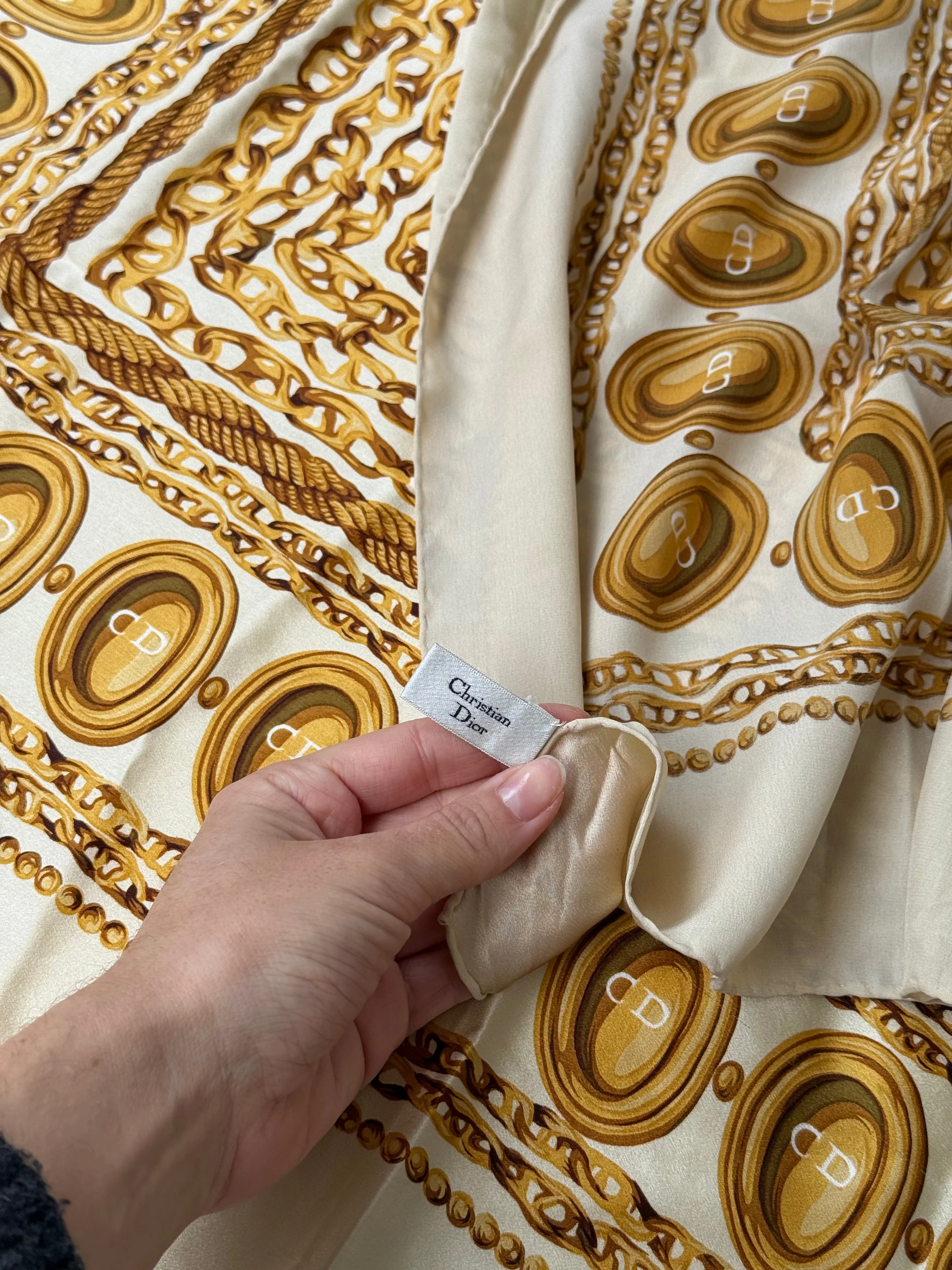 Foulard Christian Dior – Motif Chaînes Et Médaillons Cd - Image 9