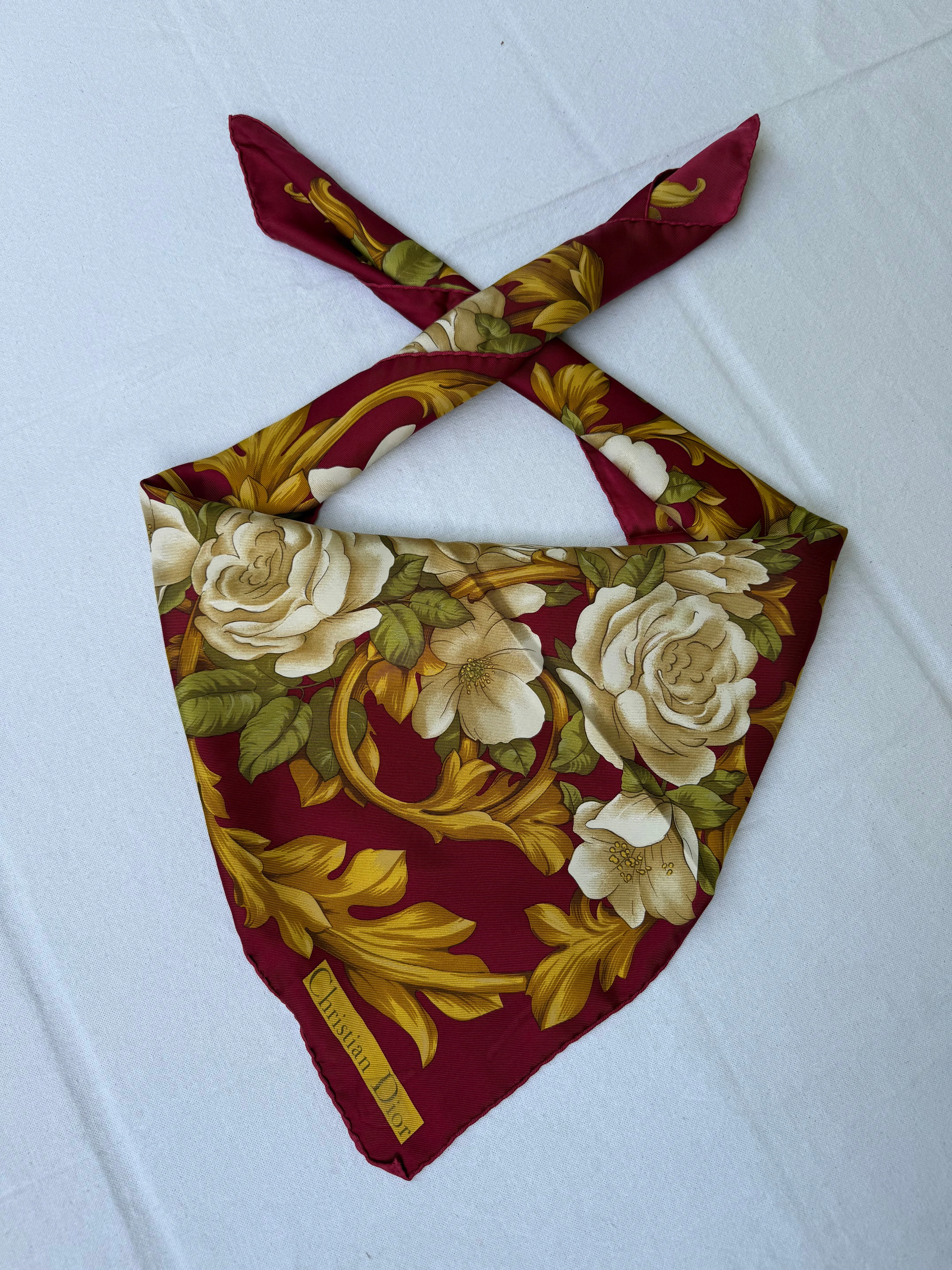 Foulard Christian Dior – Motif Floral Baroque - Image 2