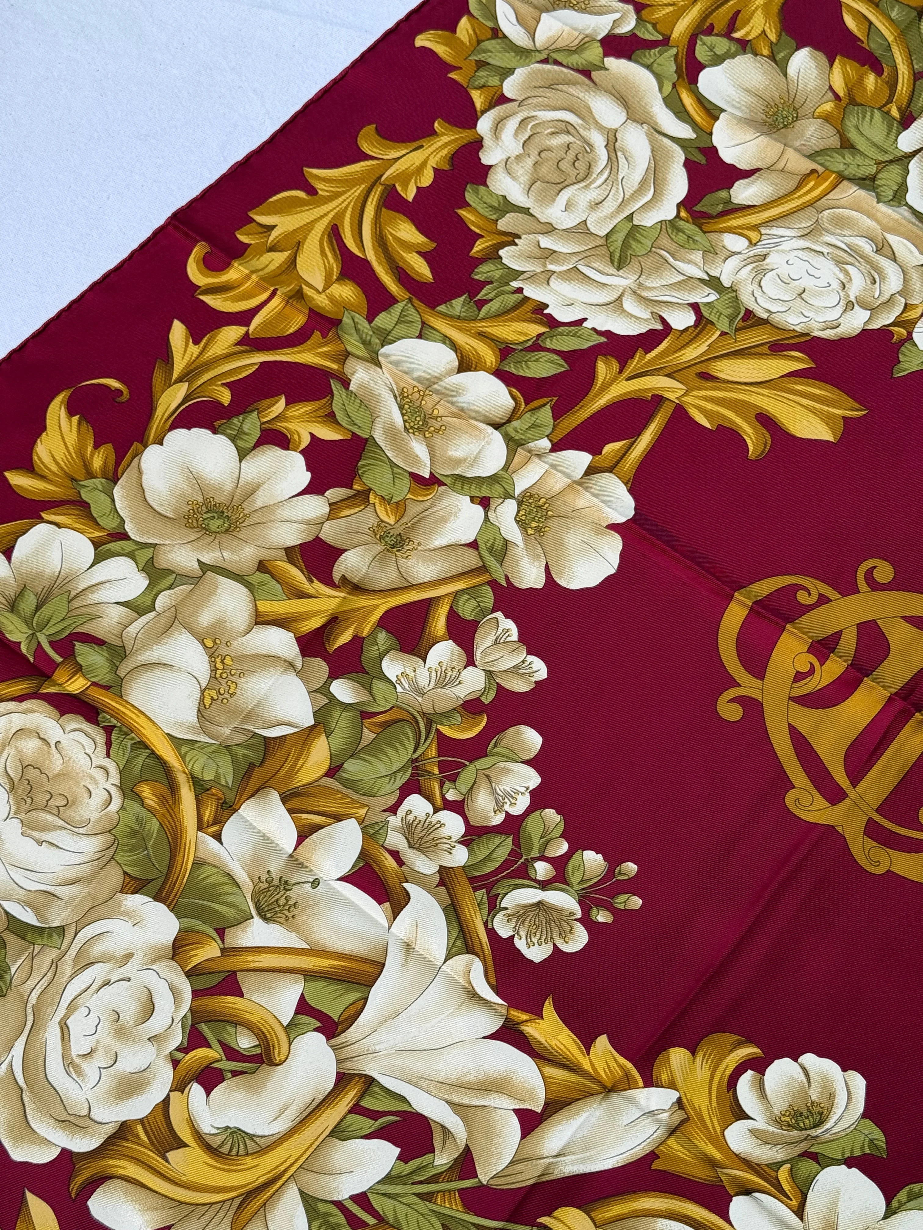 Foulard Christian Dior – Motif Floral Baroque - Image 6