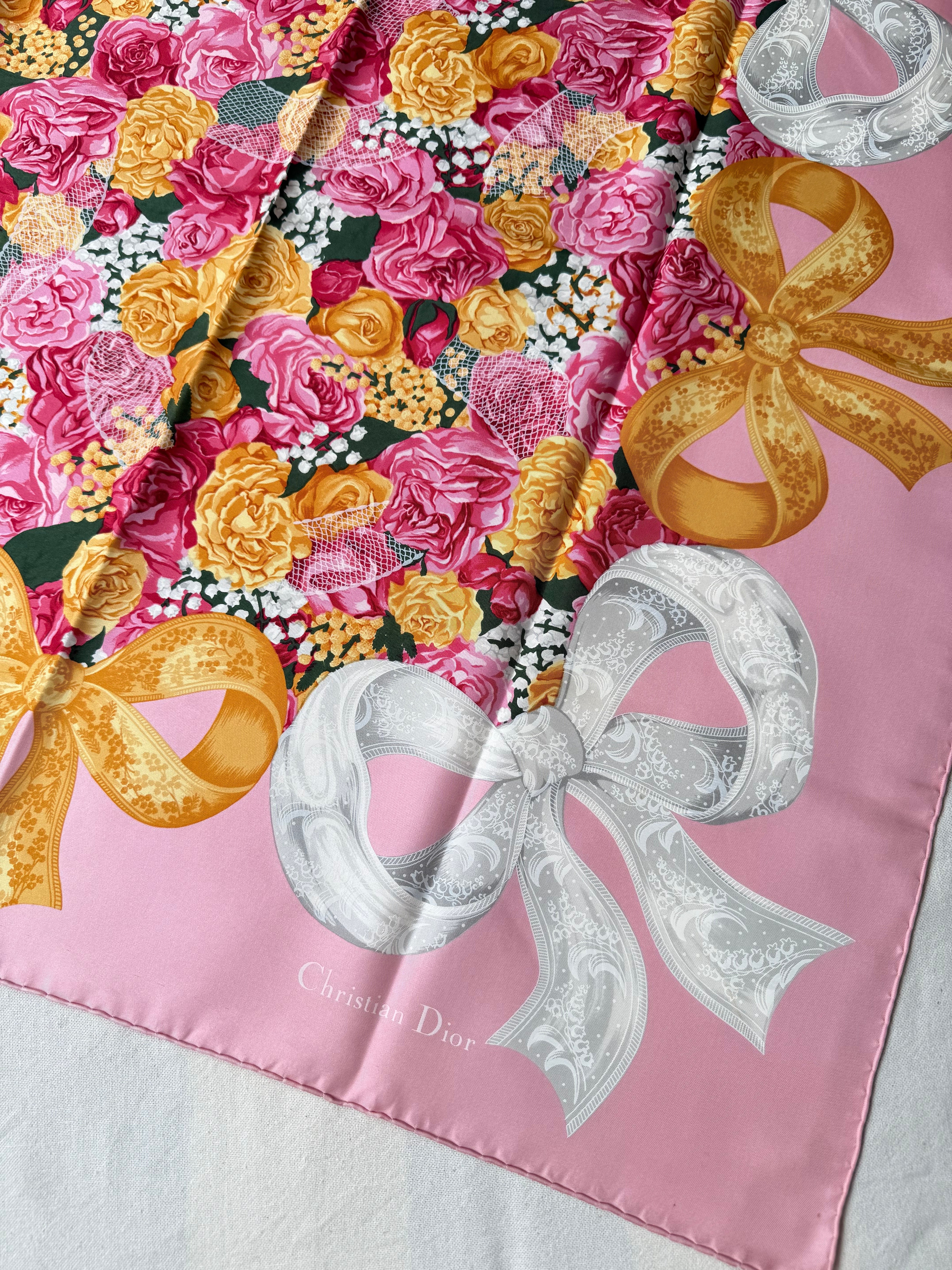 Christian Dior - Foulard - Motif Floral Et Noeuds Rose - Image 4