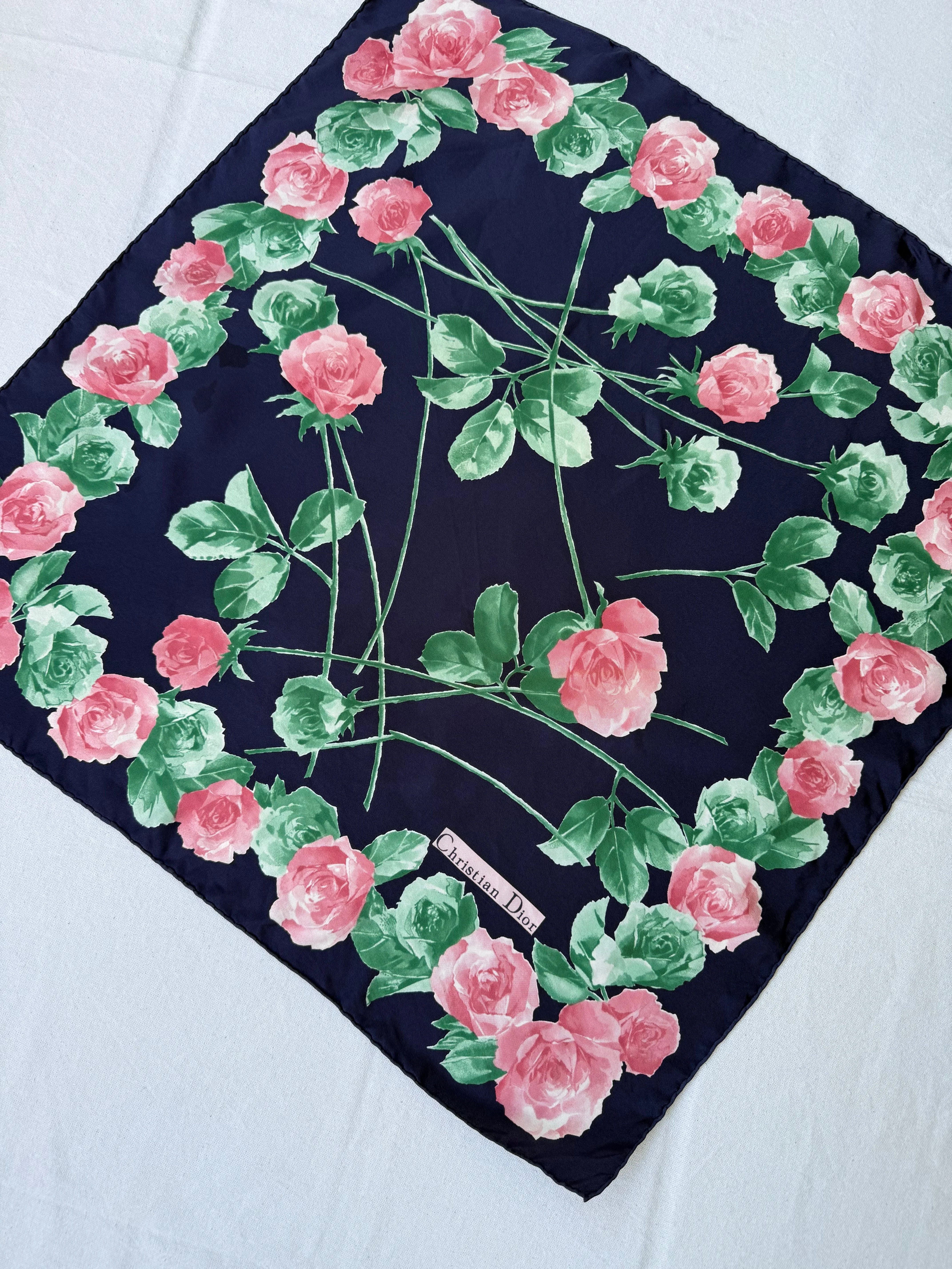 Foulard Christian Dior – Motifs Floraux - Image 3