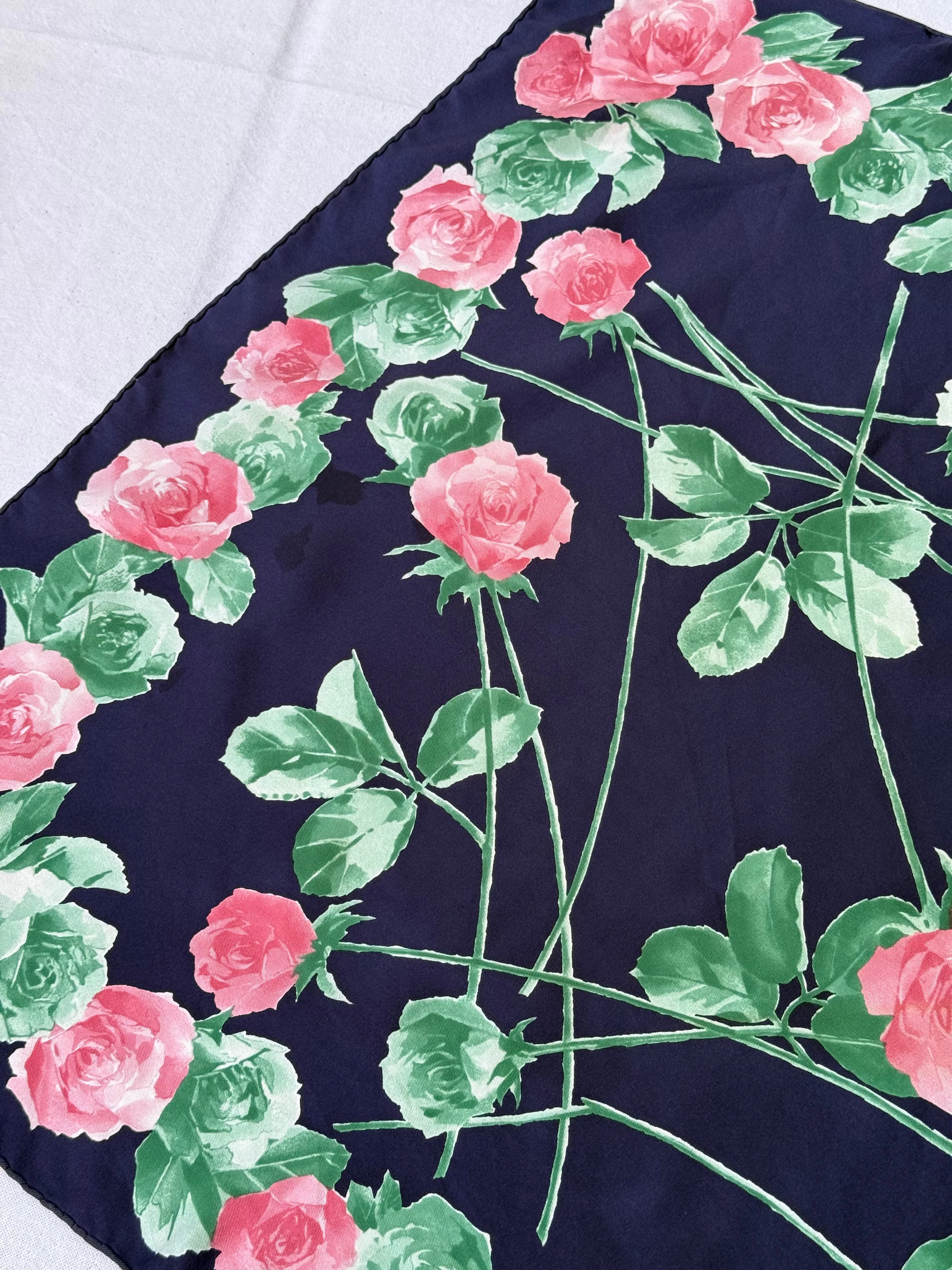 Foulard Christian Dior – Motifs Floraux - Image 5