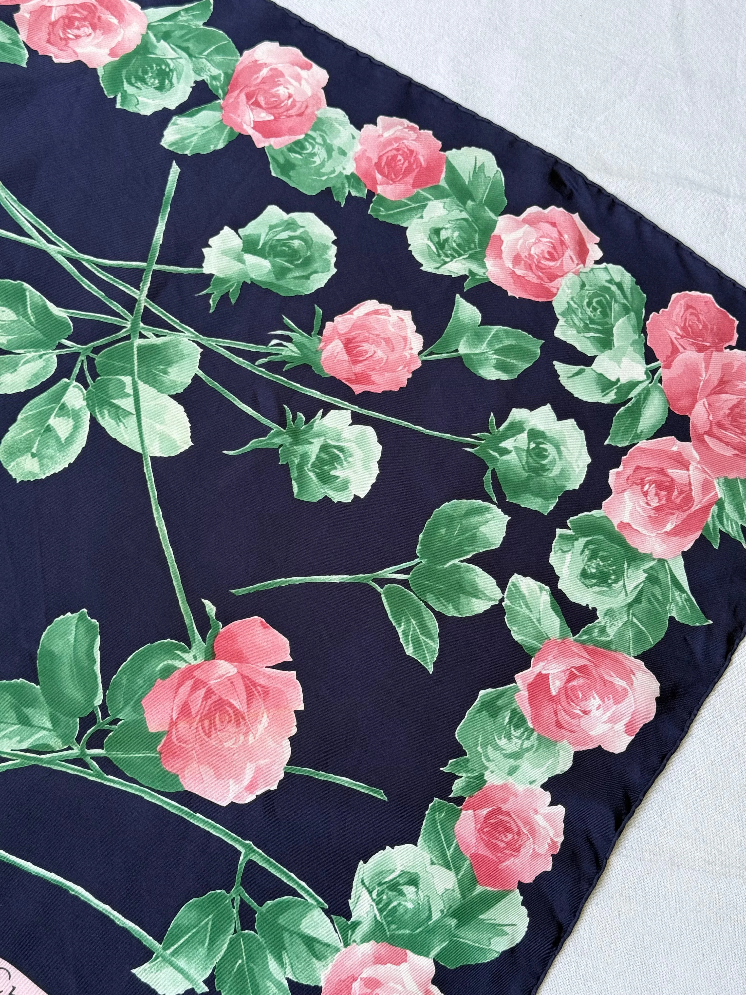 Foulard Christian Dior – Motifs Floraux - Image 6