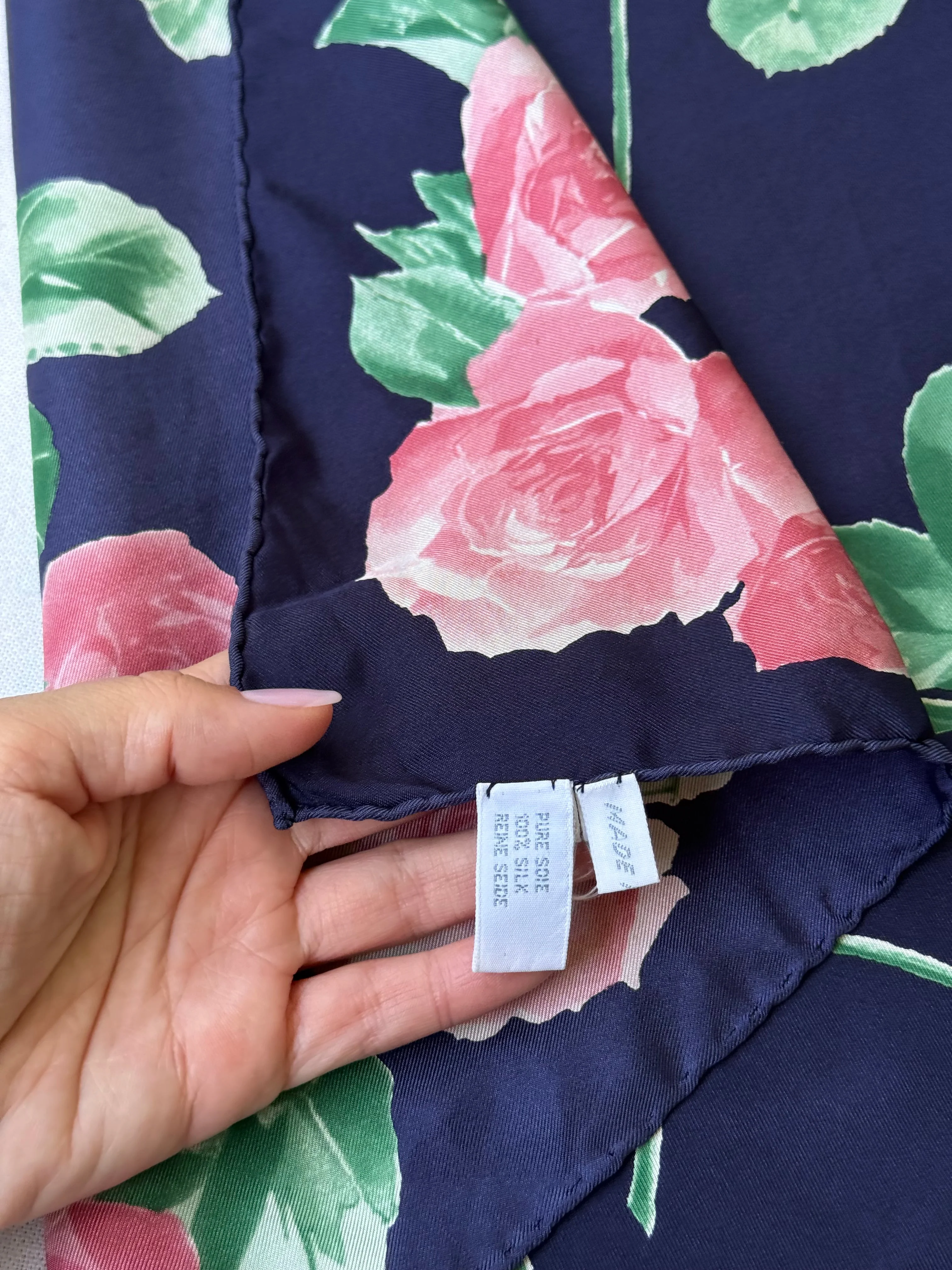 Foulard Christian Dior – Motifs Floraux - Image 7