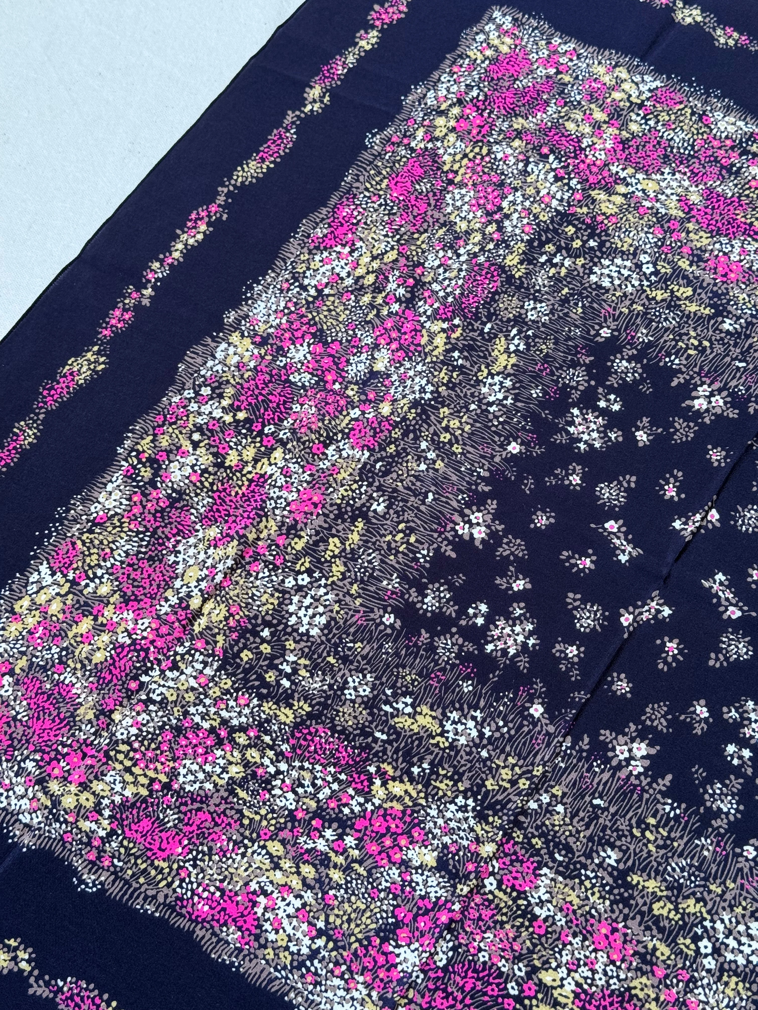Foulard Christian Dior – Motifs Floraux - Image 5