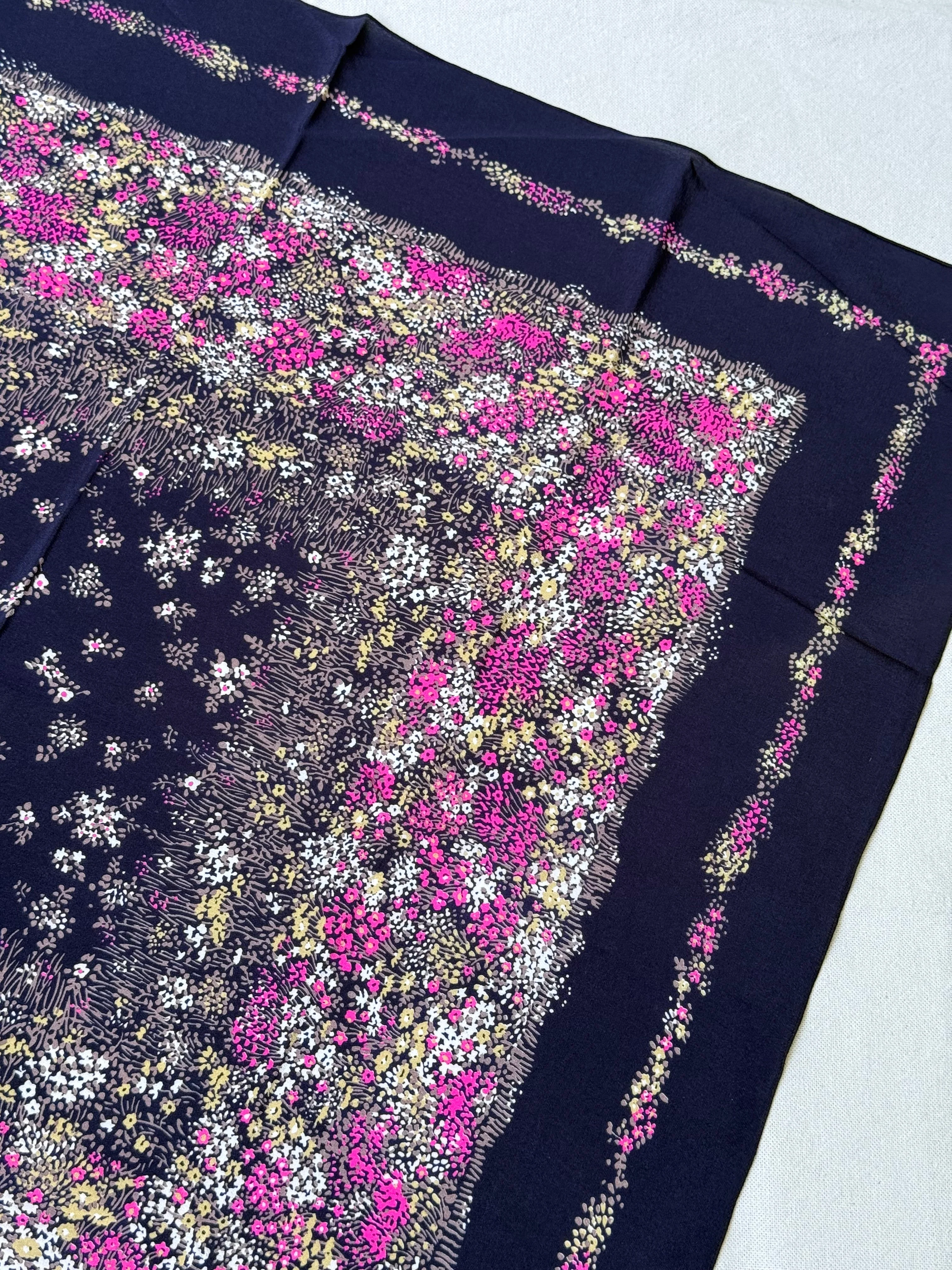Foulard Christian Dior – Motifs Floraux - Image 6
