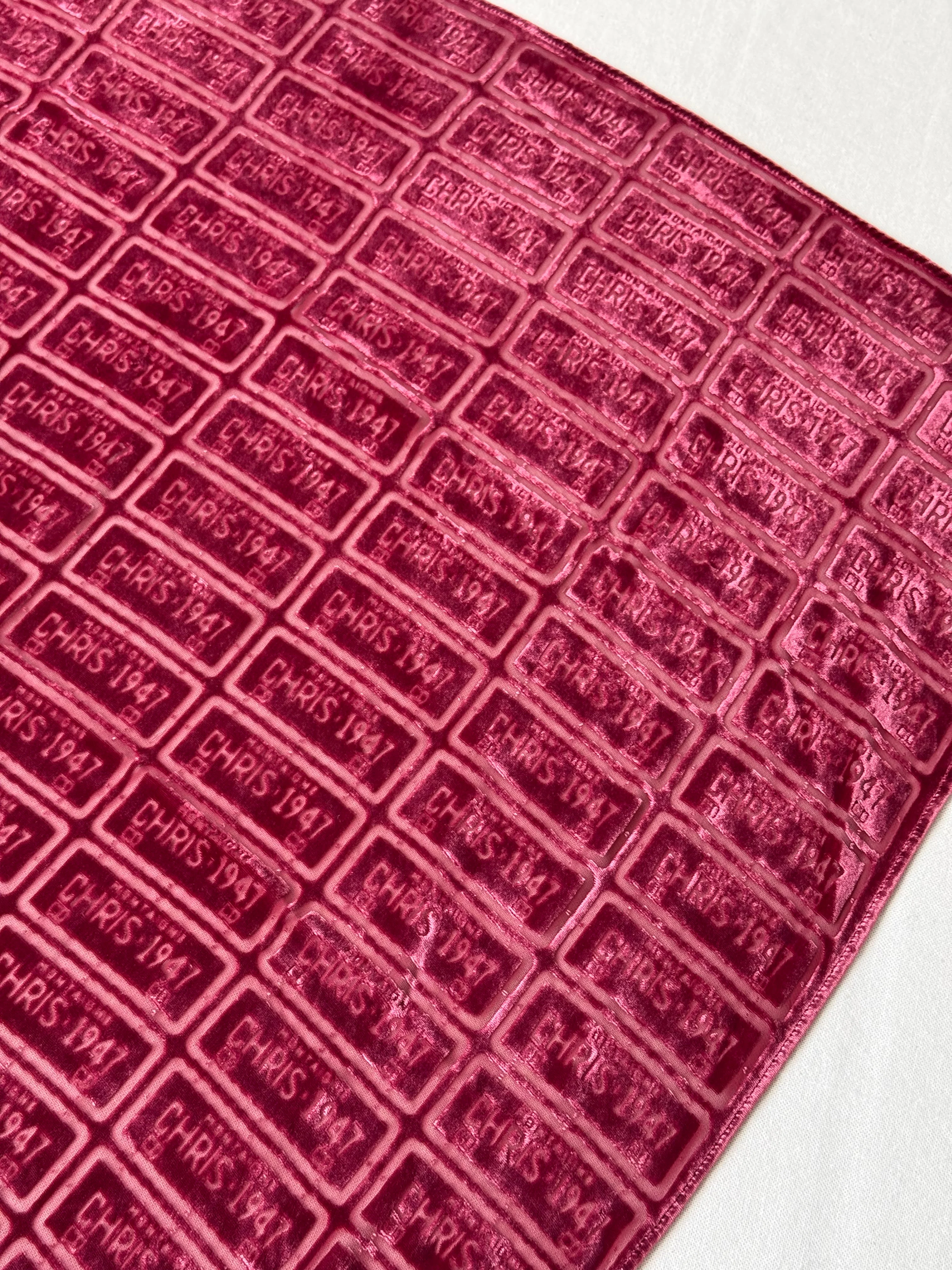 Foulard Christian Dior – Velours Bordeaux - Image 5