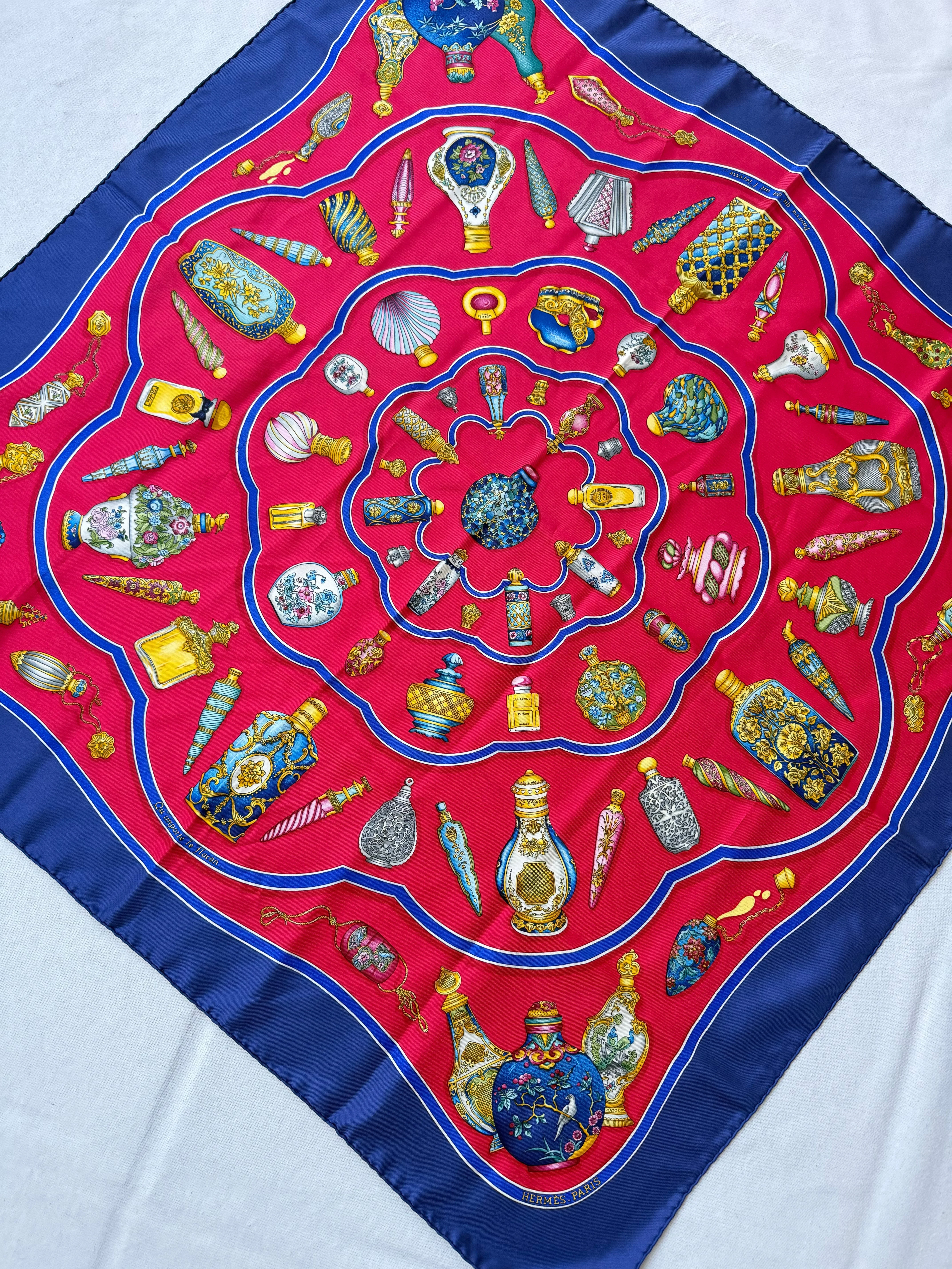 Foulard Hermès – Modèle Flacons - Image 3