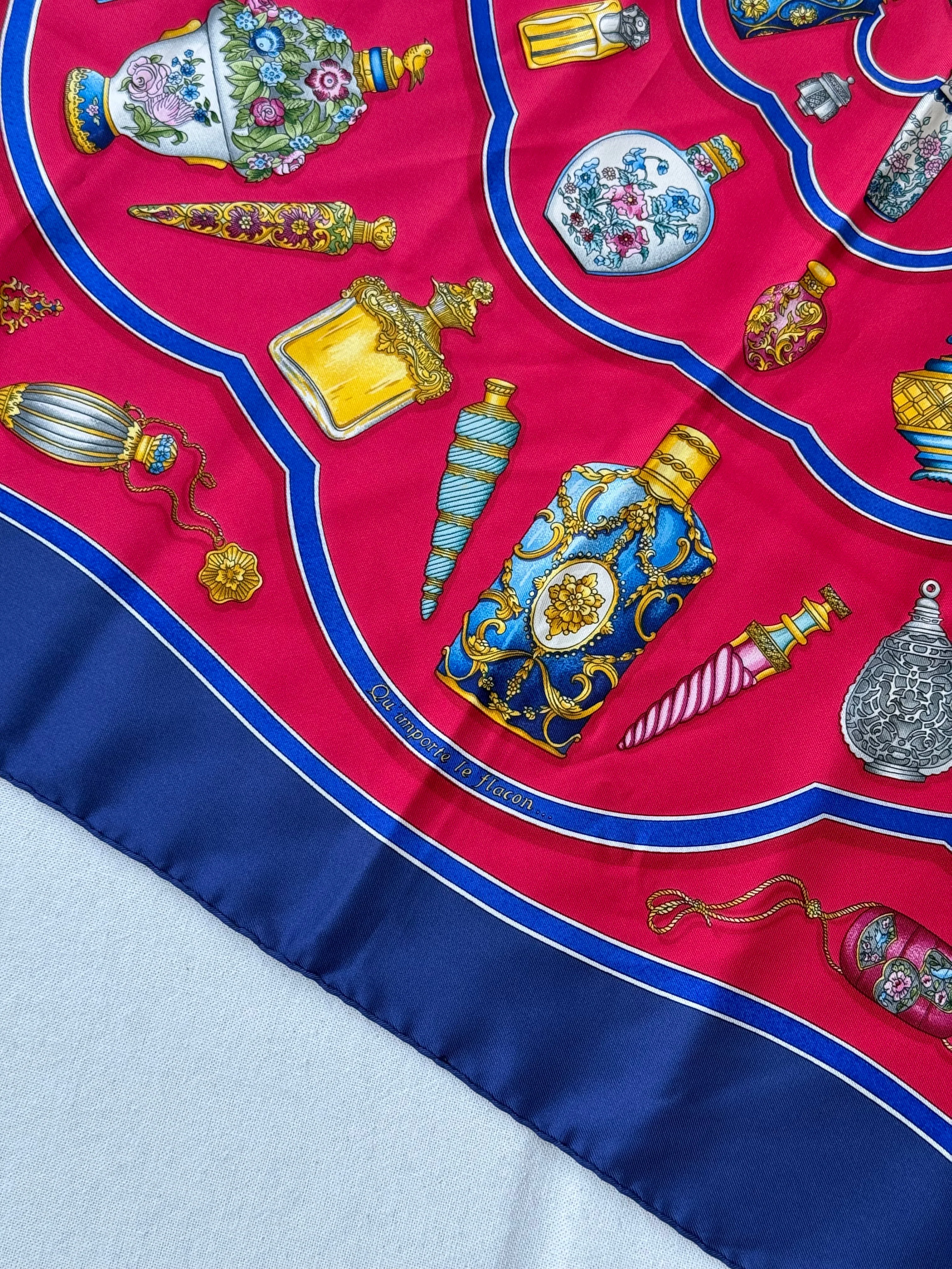 Foulard Hermès – Modèle Flacons - Image 5
