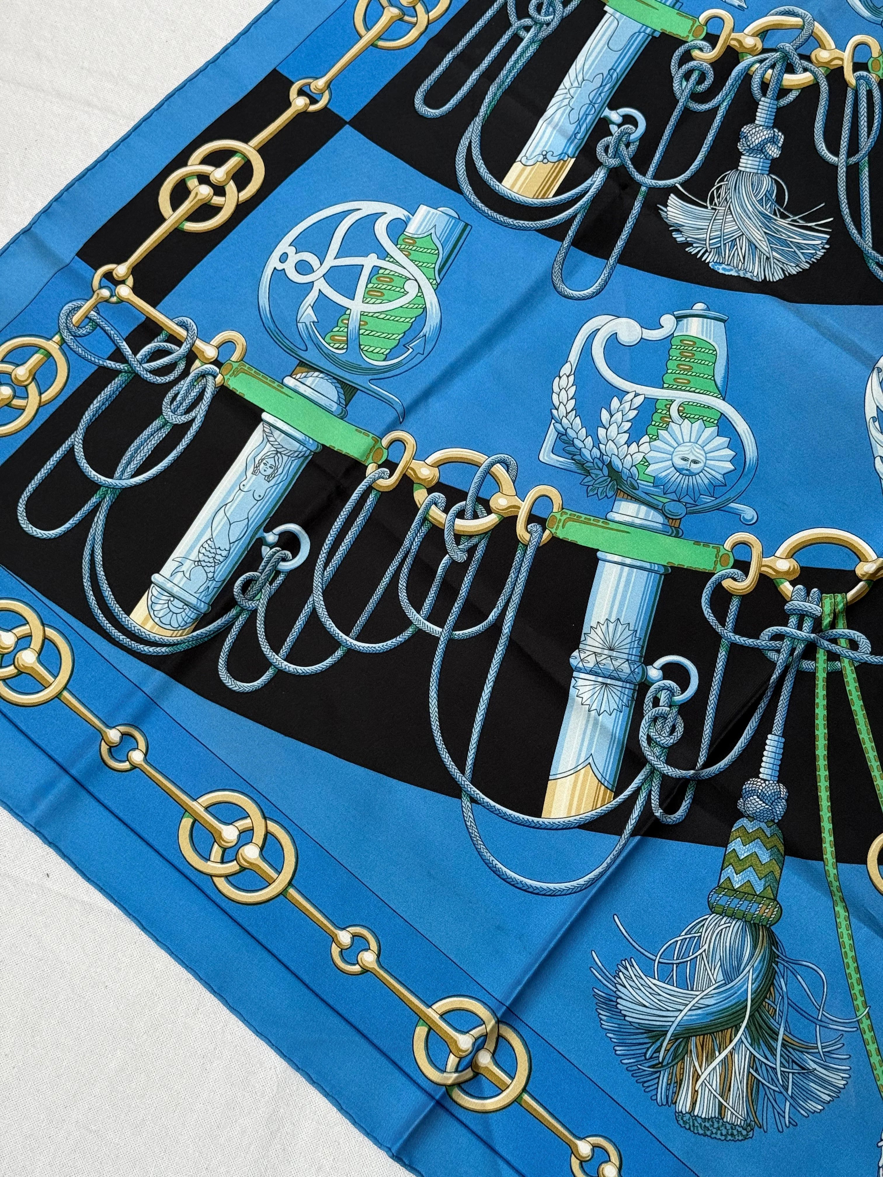 Foulard Hermès – Modèle Cliquetis - Image 5
