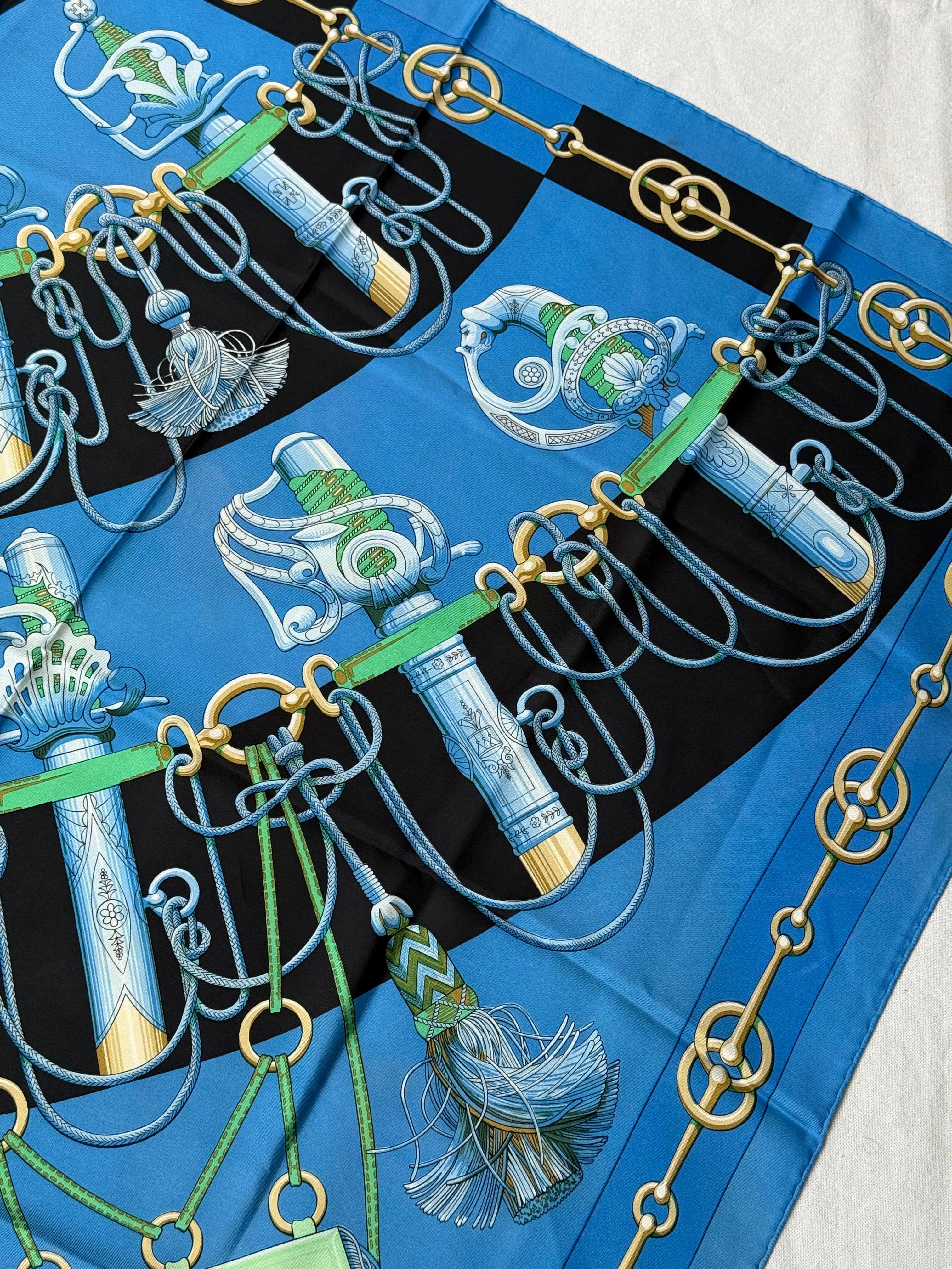Foulard Hermès – Modèle Cliquetis - Image 6