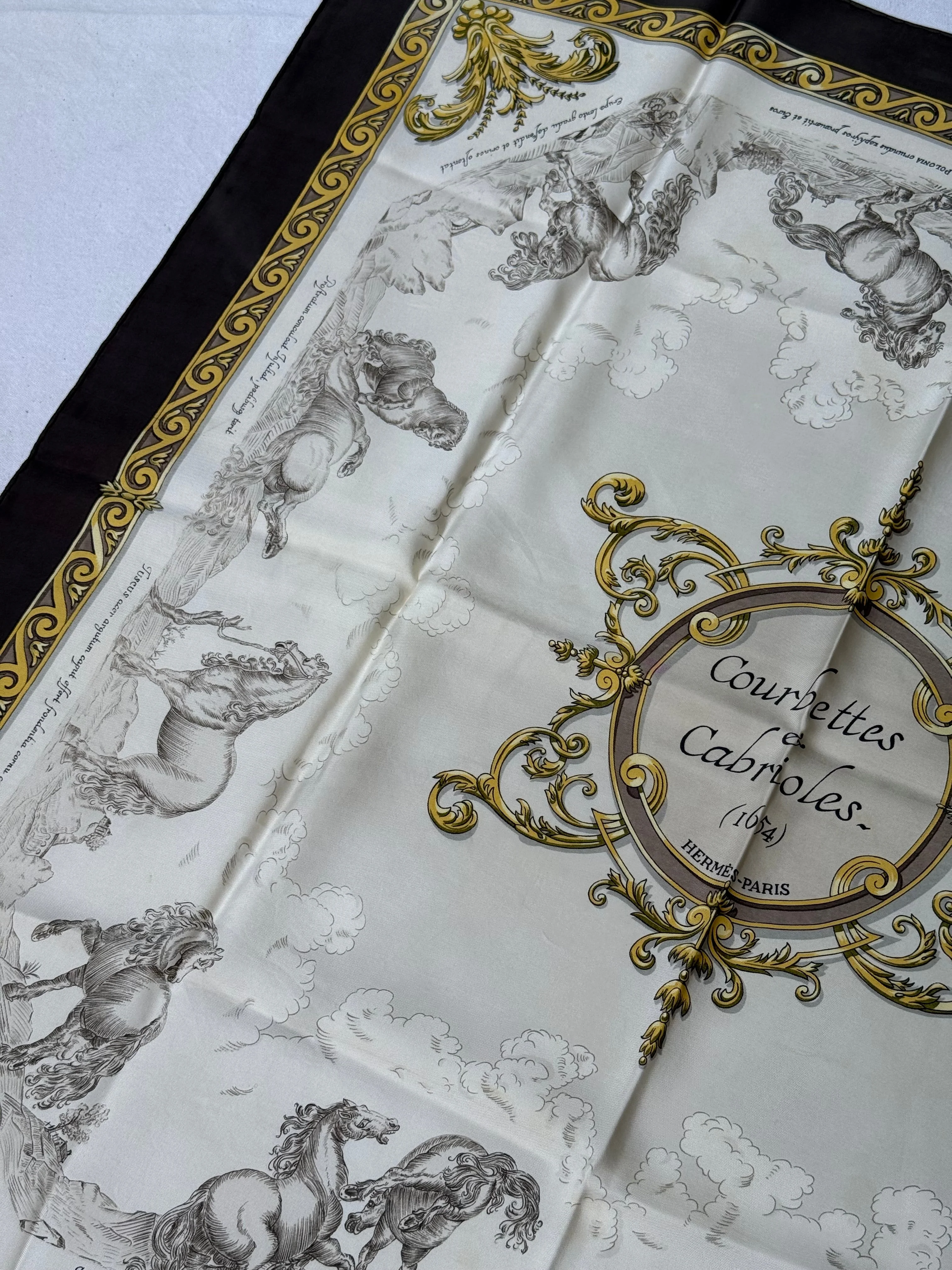 Foulard Hermès – Modèle Courbettes Et Cabrioles - Image 5