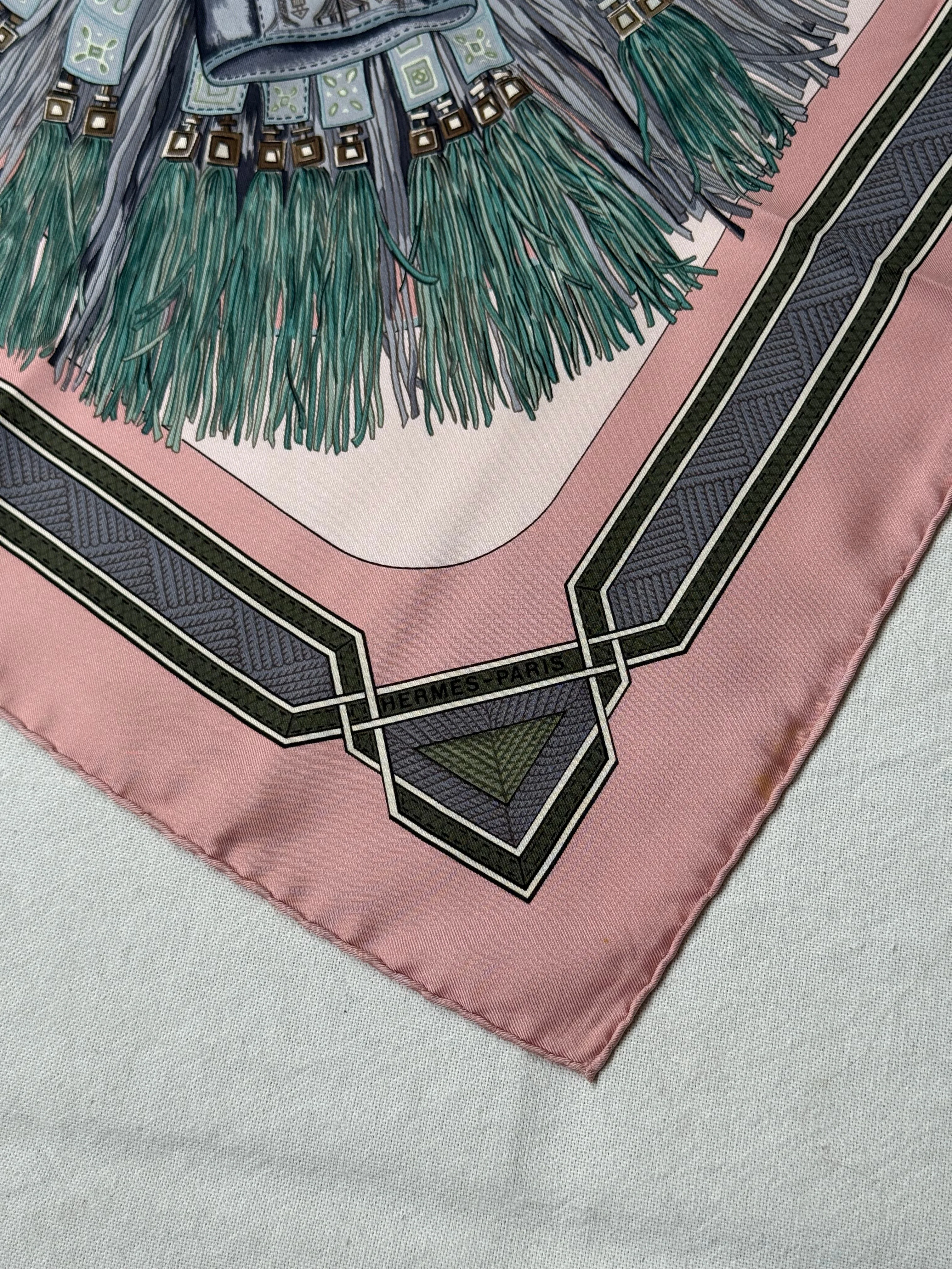 Foulard Hermès – Modèle Cuirs Du Désert - Image 4