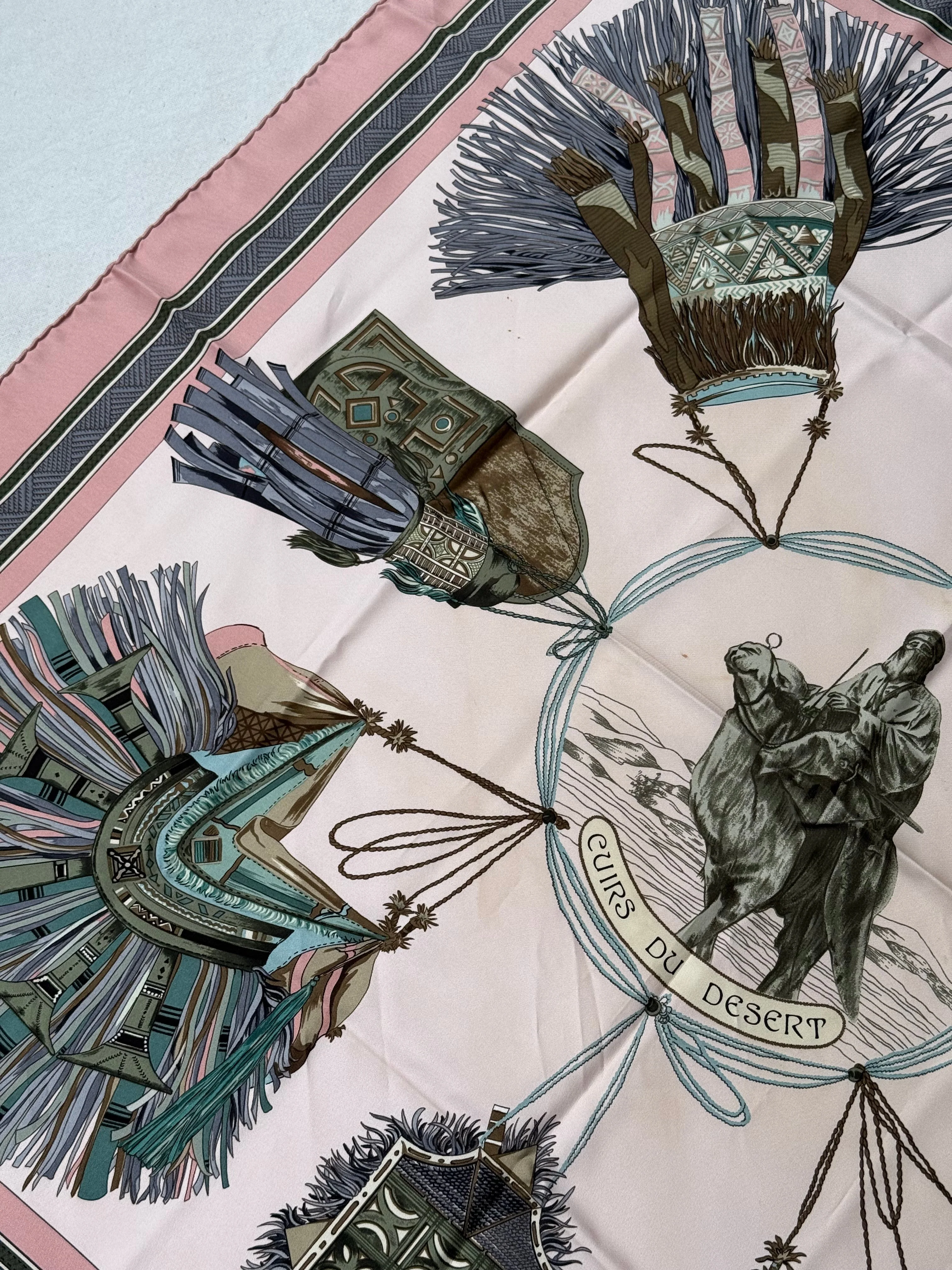 Foulard Hermès – Modèle Cuirs Du Désert - Image 8