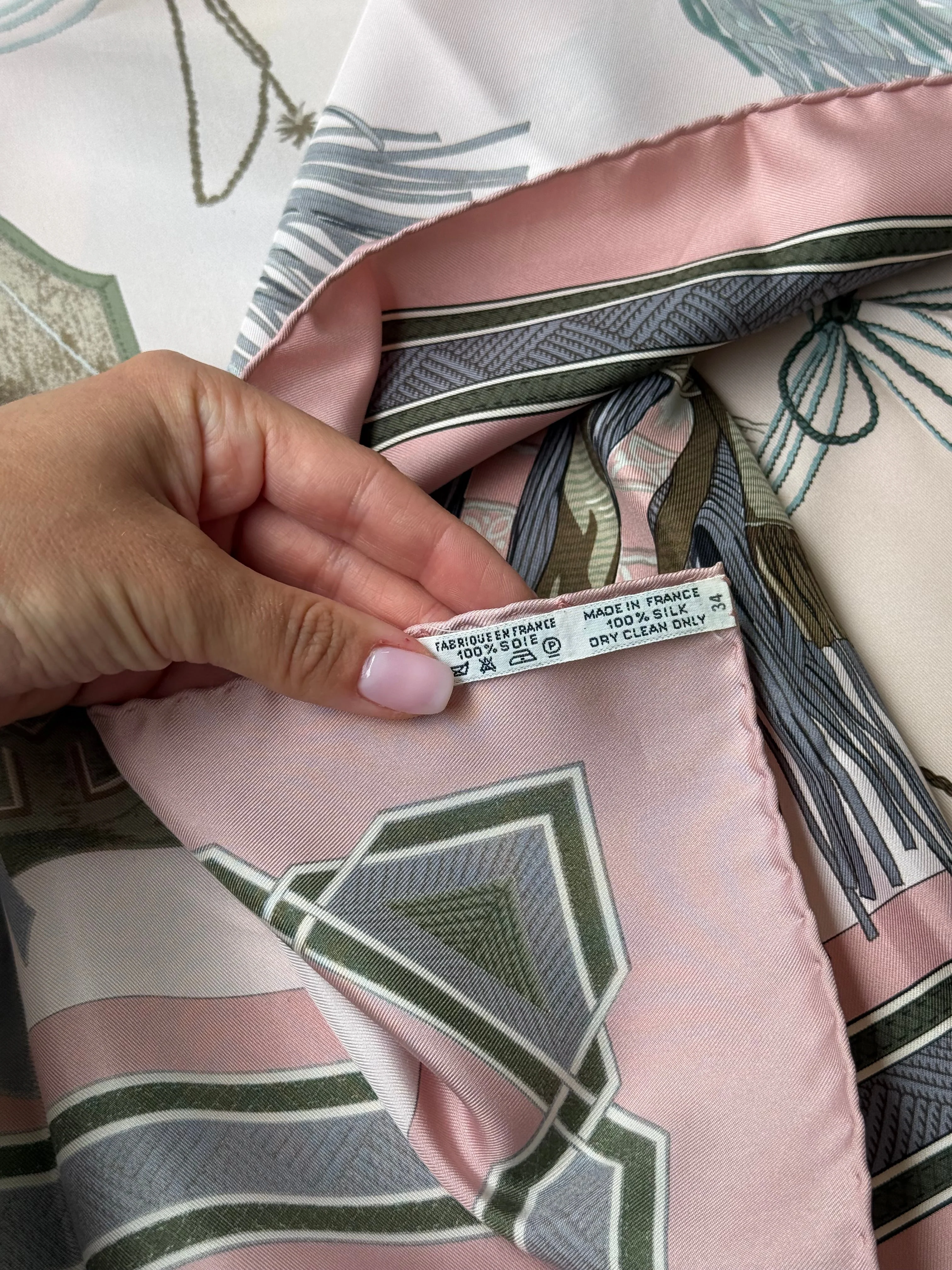 Foulard Hermès – Modèle Cuirs Du Désert - Image 9