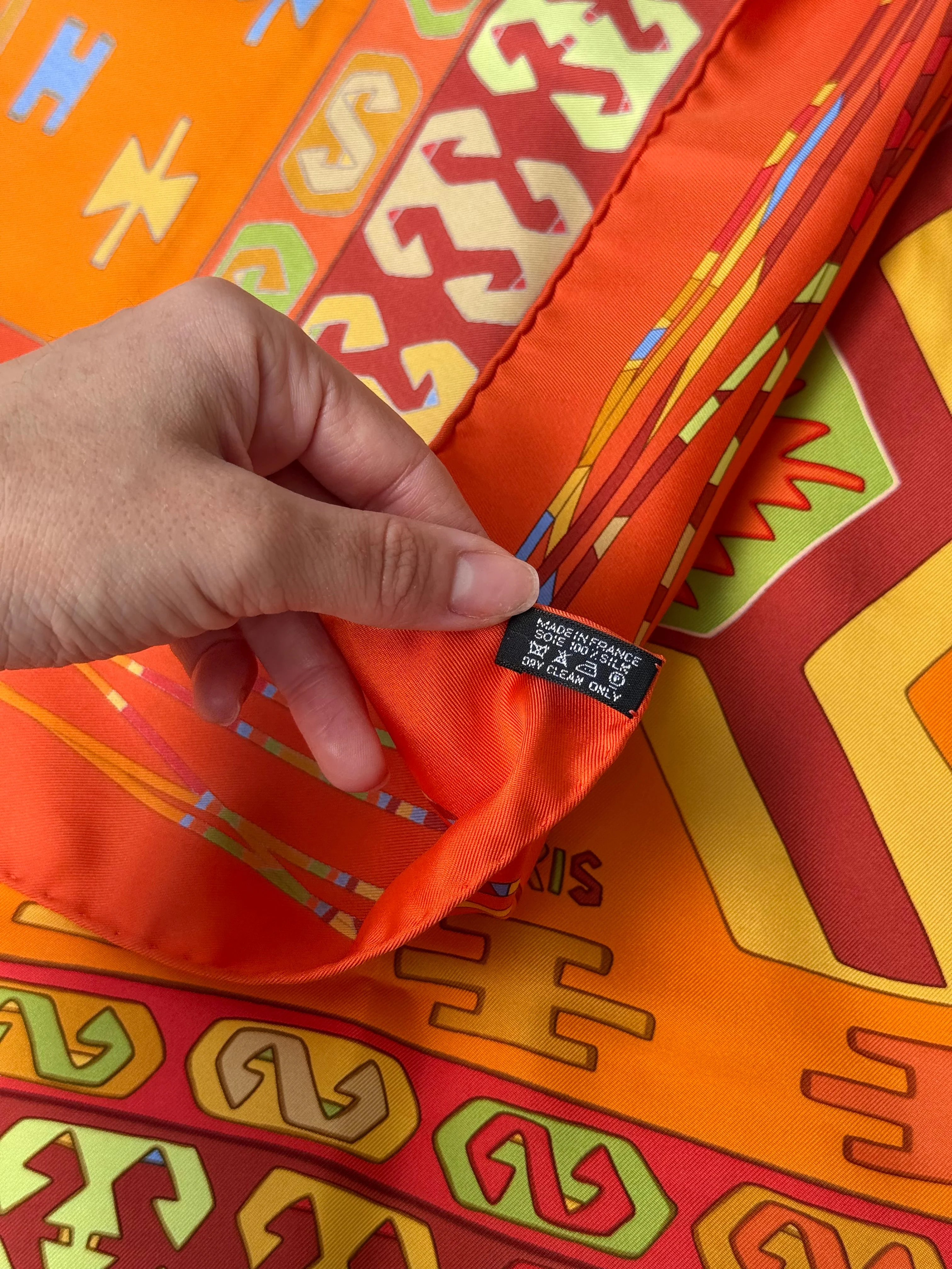 Foulard Hermès – Modèle Kilim - Image 7