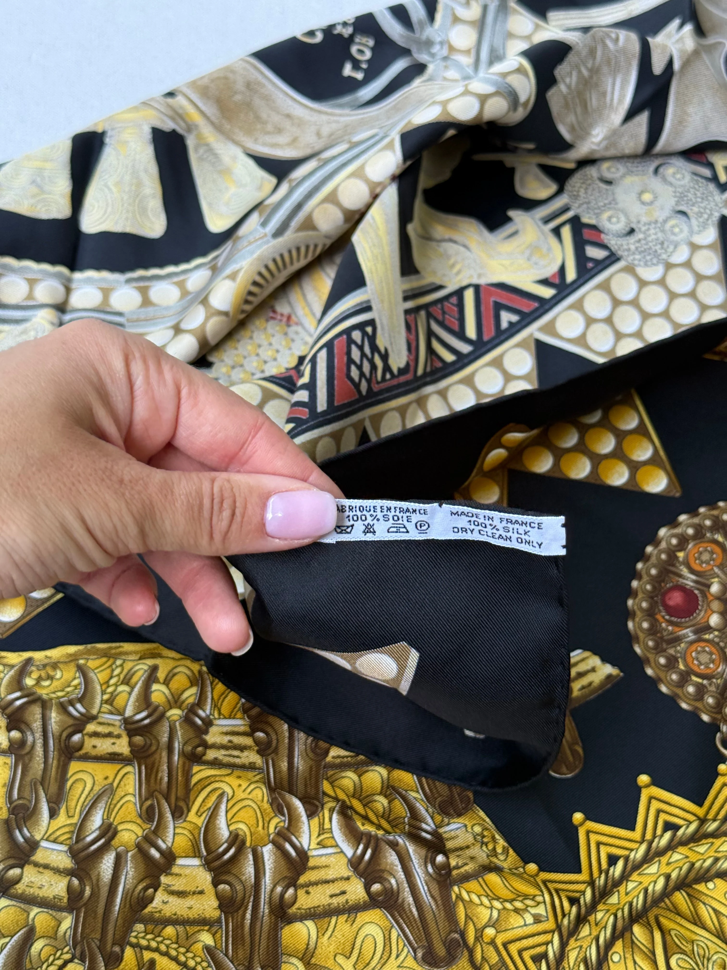 Foulard Hermès – Modèle L'Or Des Chefs - Image 7