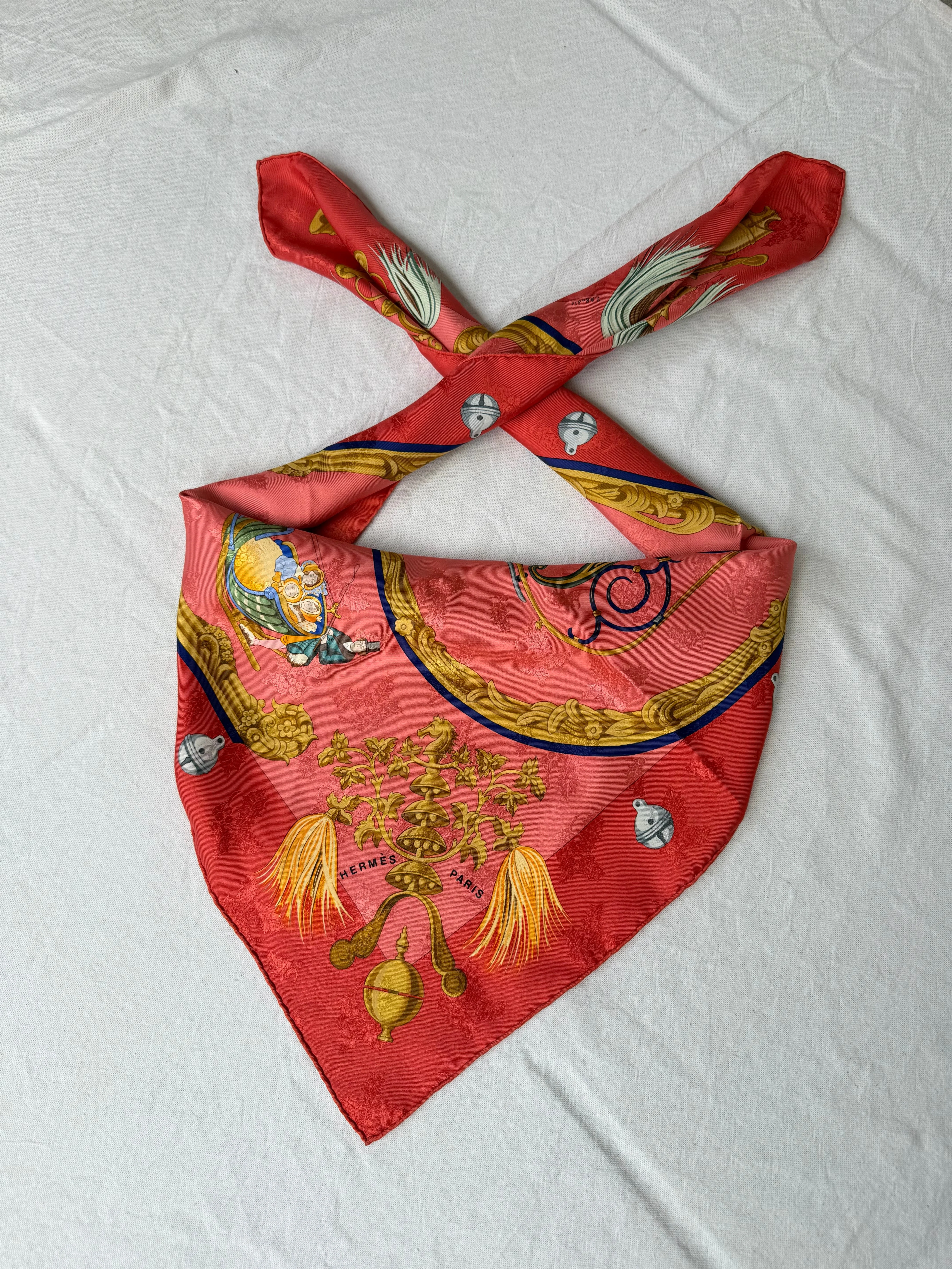 Foulard Hermès – Modèle Plumes Et Grelots - Image 2