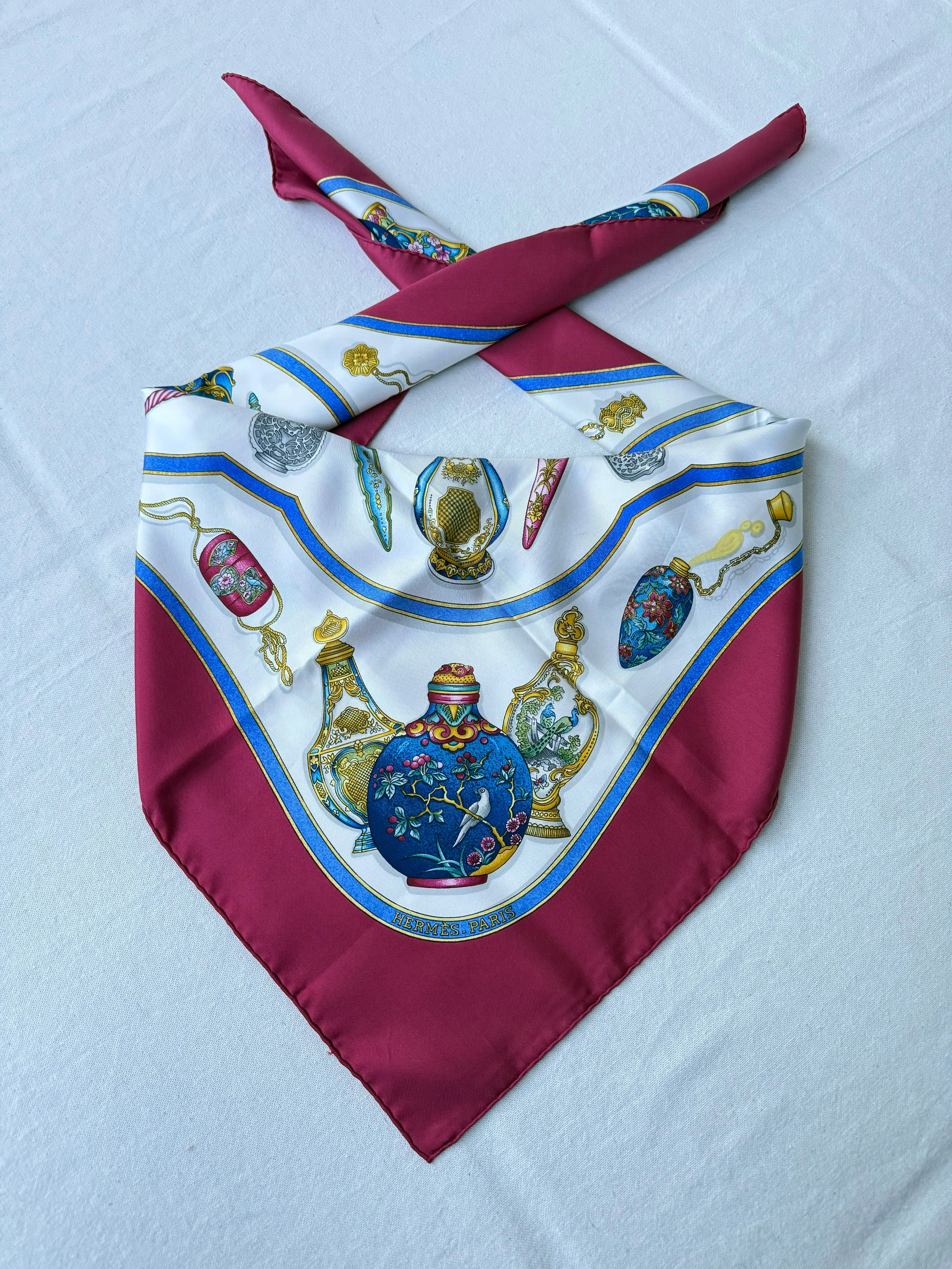 Foulard Hermès – Modèle Flacons - Image 2