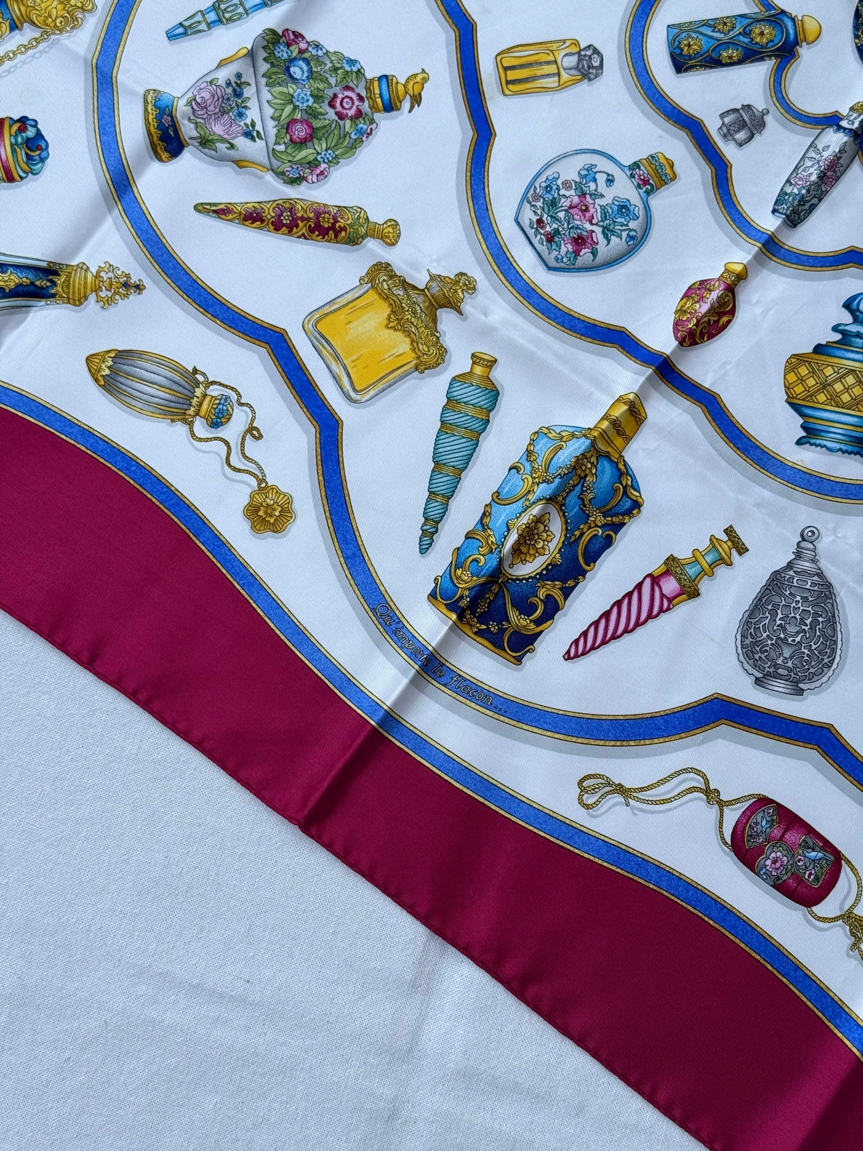 Foulard Hermès – Modèle Flacons - Image 5