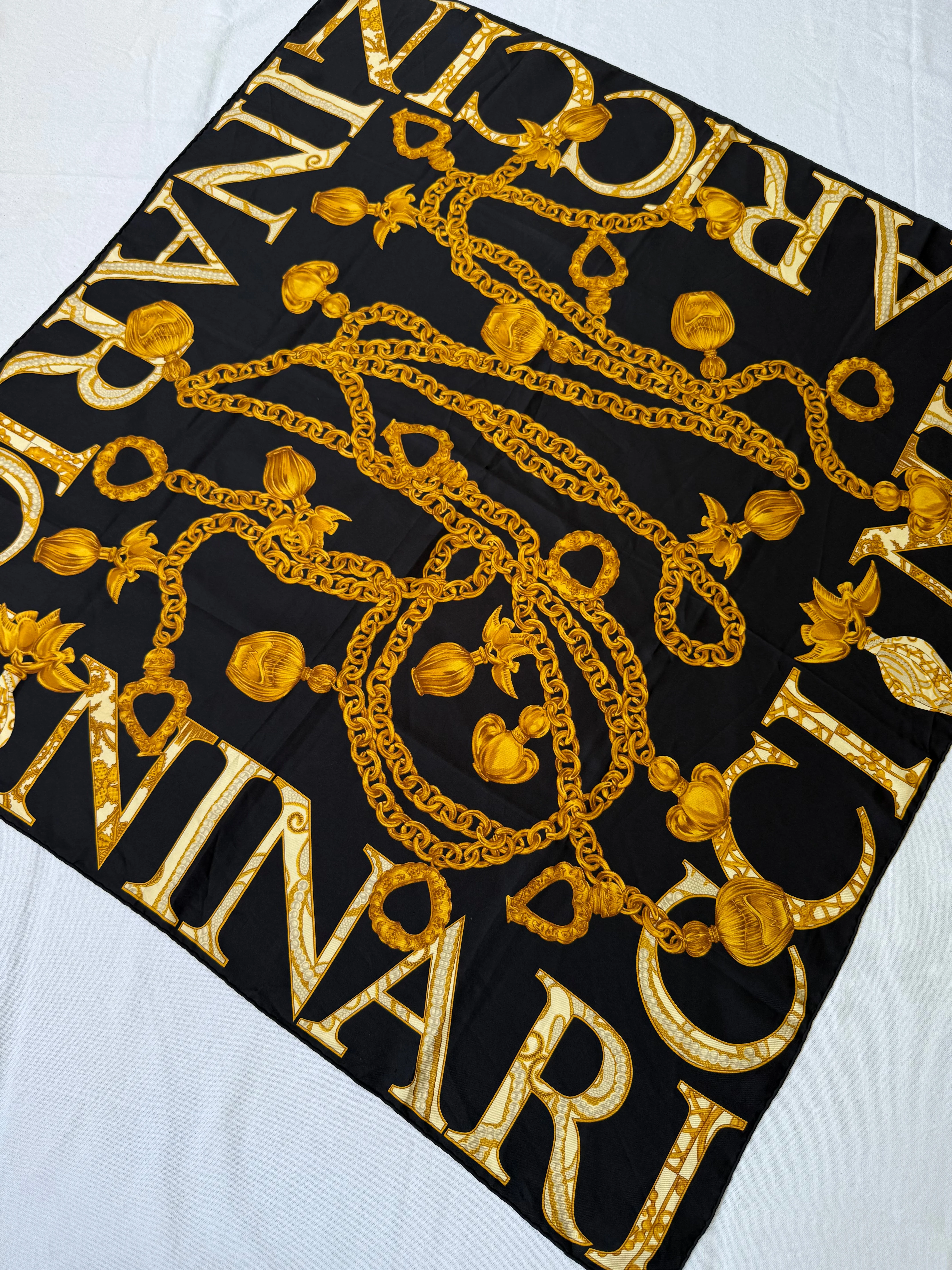 Foulard Nina Ricci – Chaînes Et Monogramme - Image 3
