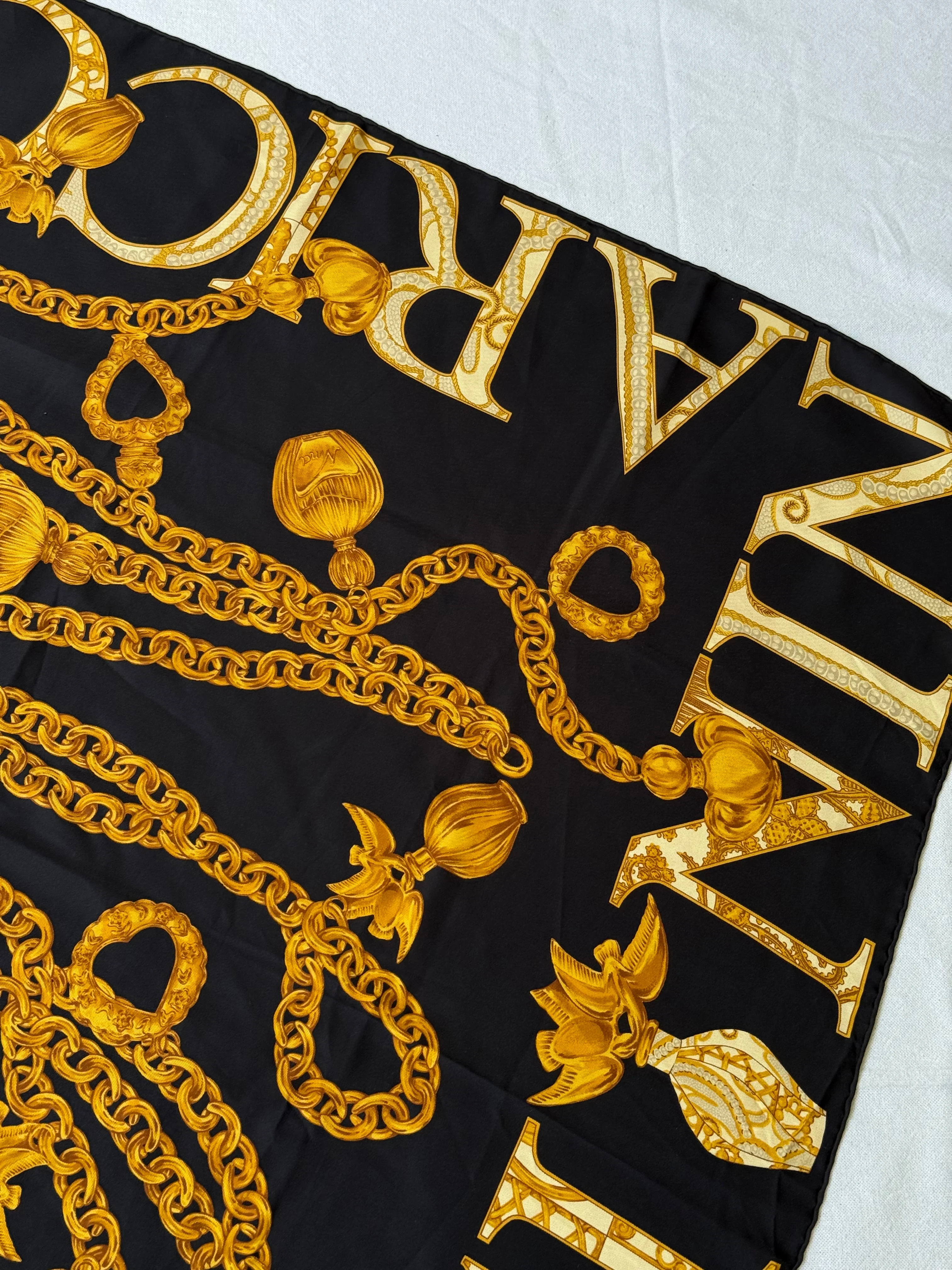 Foulard Nina Ricci – Chaînes Et Monogramme - Image 6