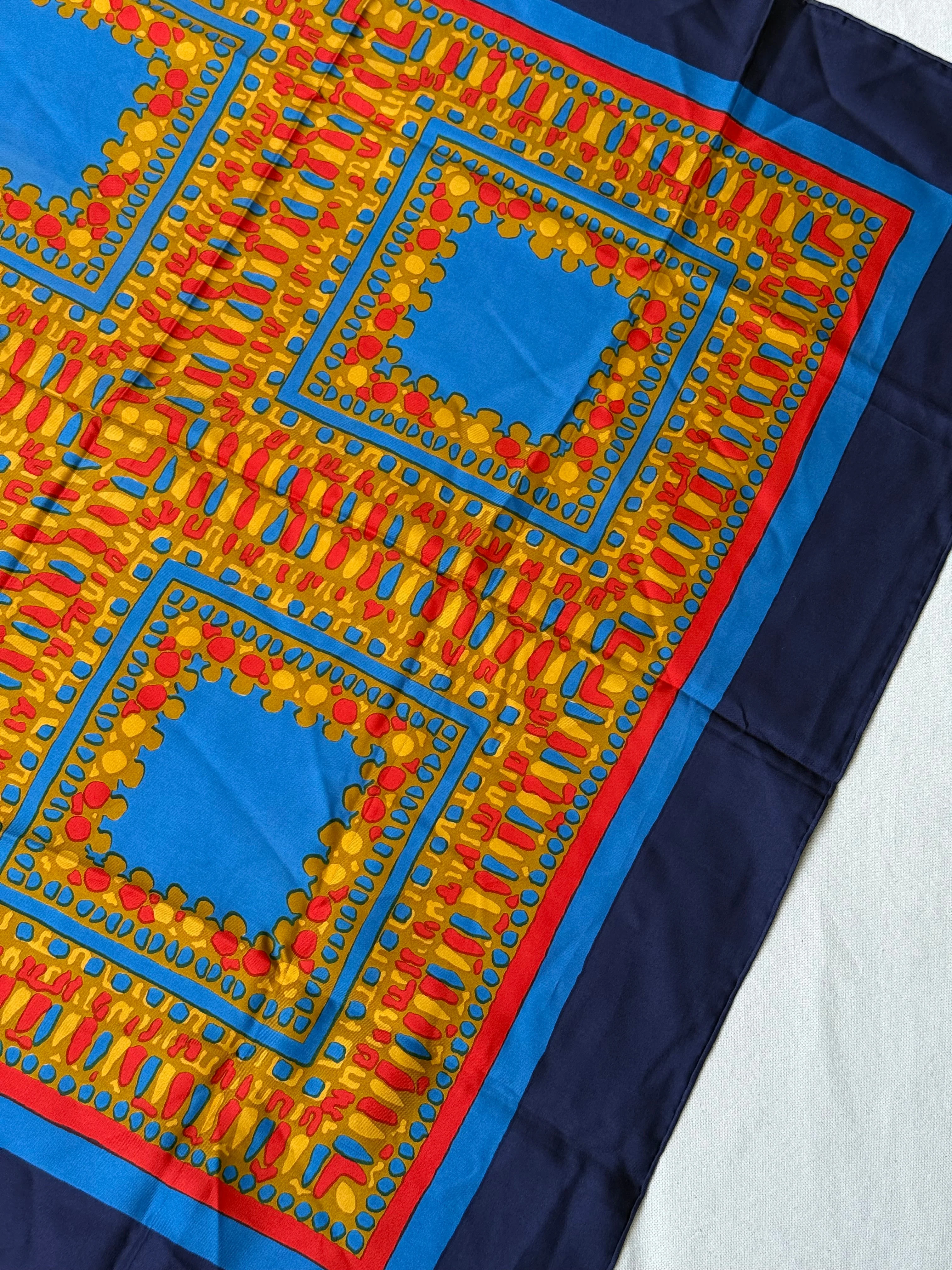 Foulard Yves Saint Laurent – Motifs Graphiques Colorés - Image 6