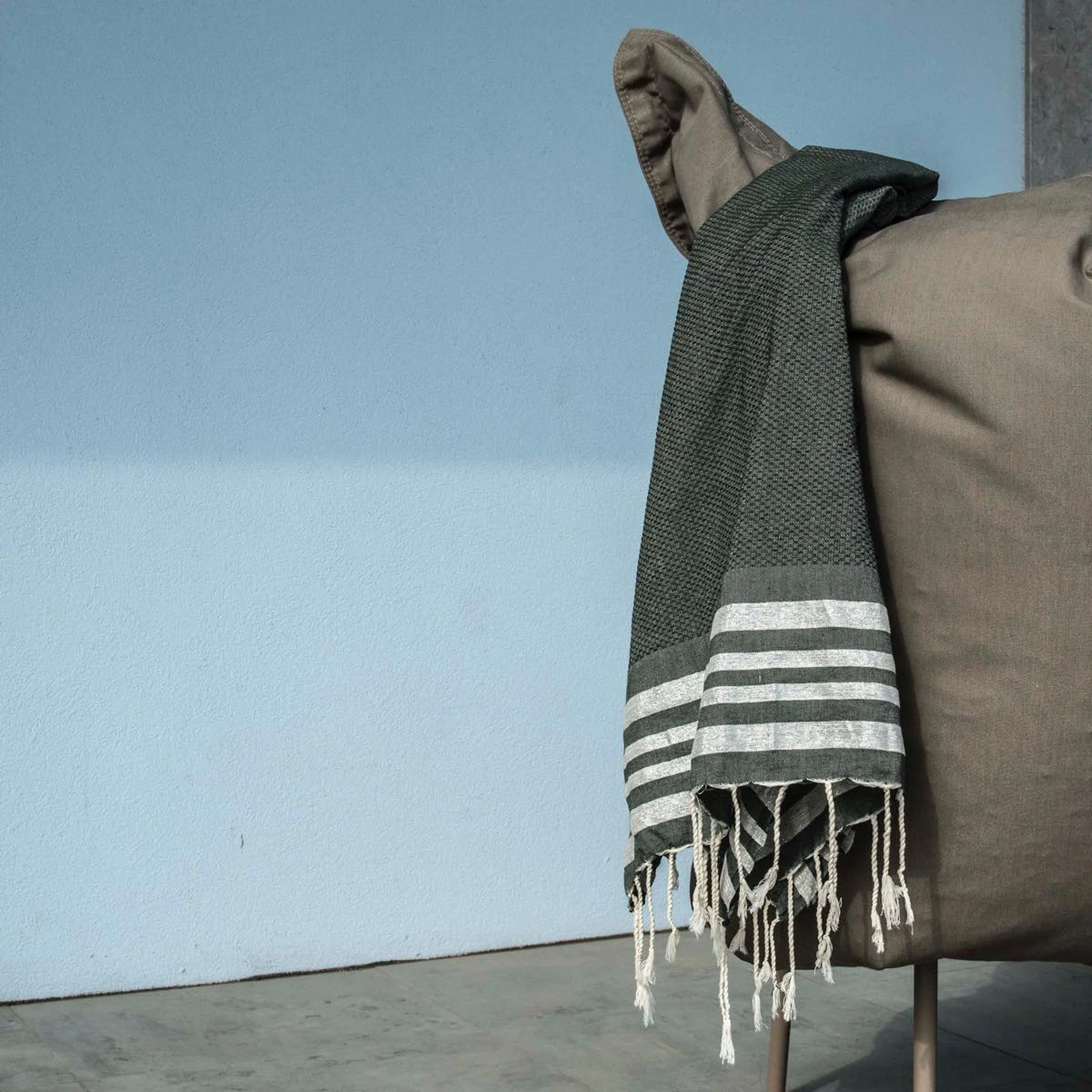 Fouta Nid D'Abeille - Coton - Vert Kaki / Argent - Hamptons - Image 4