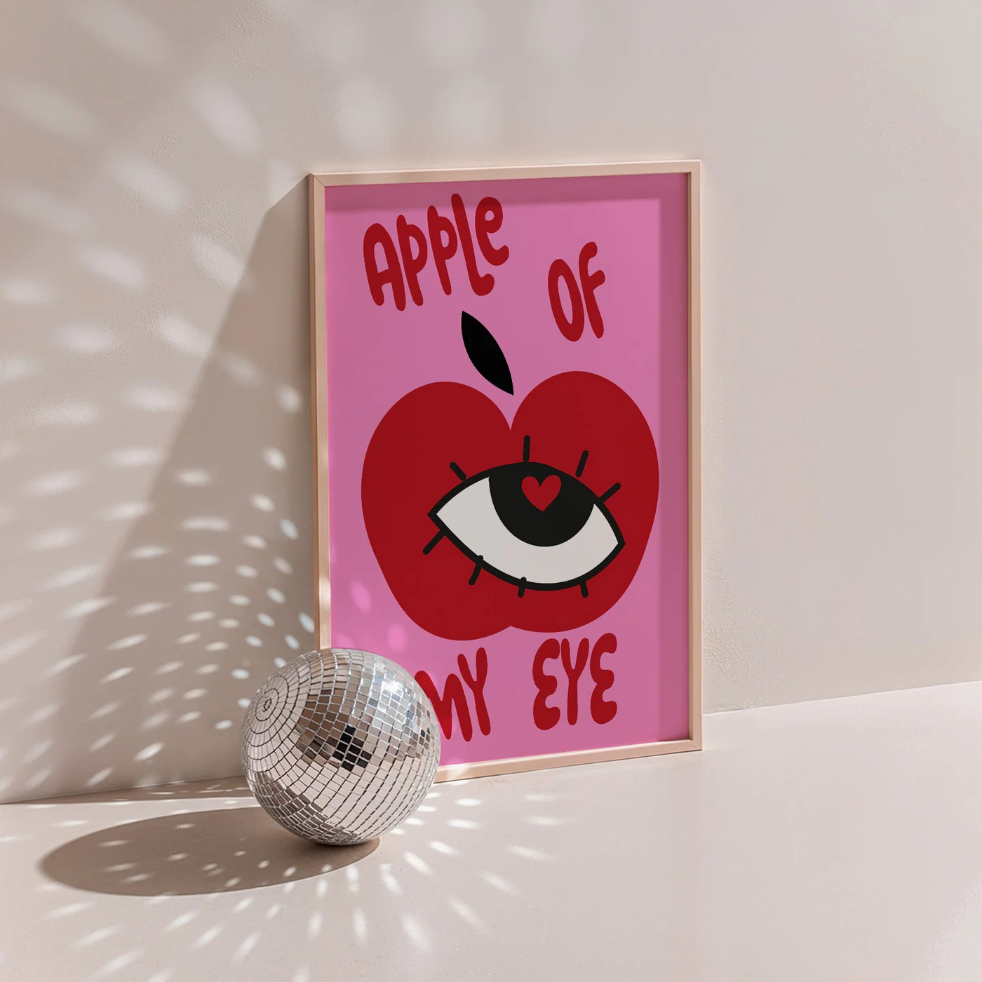 Affiche Apple Of Red - Rouge - Image 2