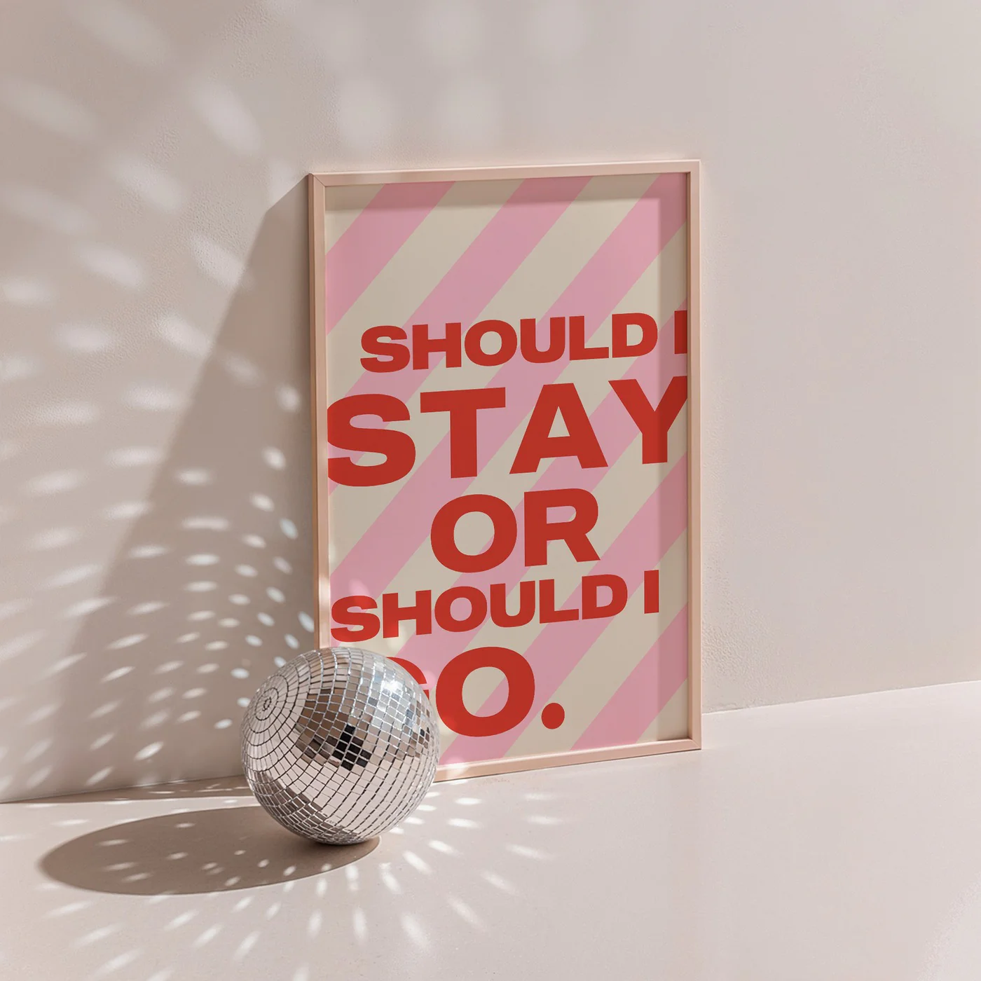 Affiche Should I Stay - Rose - Image 2